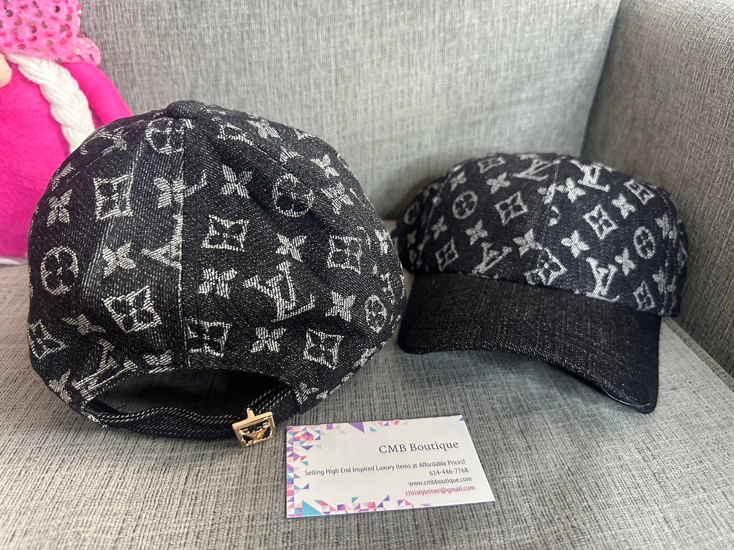 Accessories!! Electronics, belts, 🧣perfume,🧦make up bags, 🕶️Keychains,🧢
