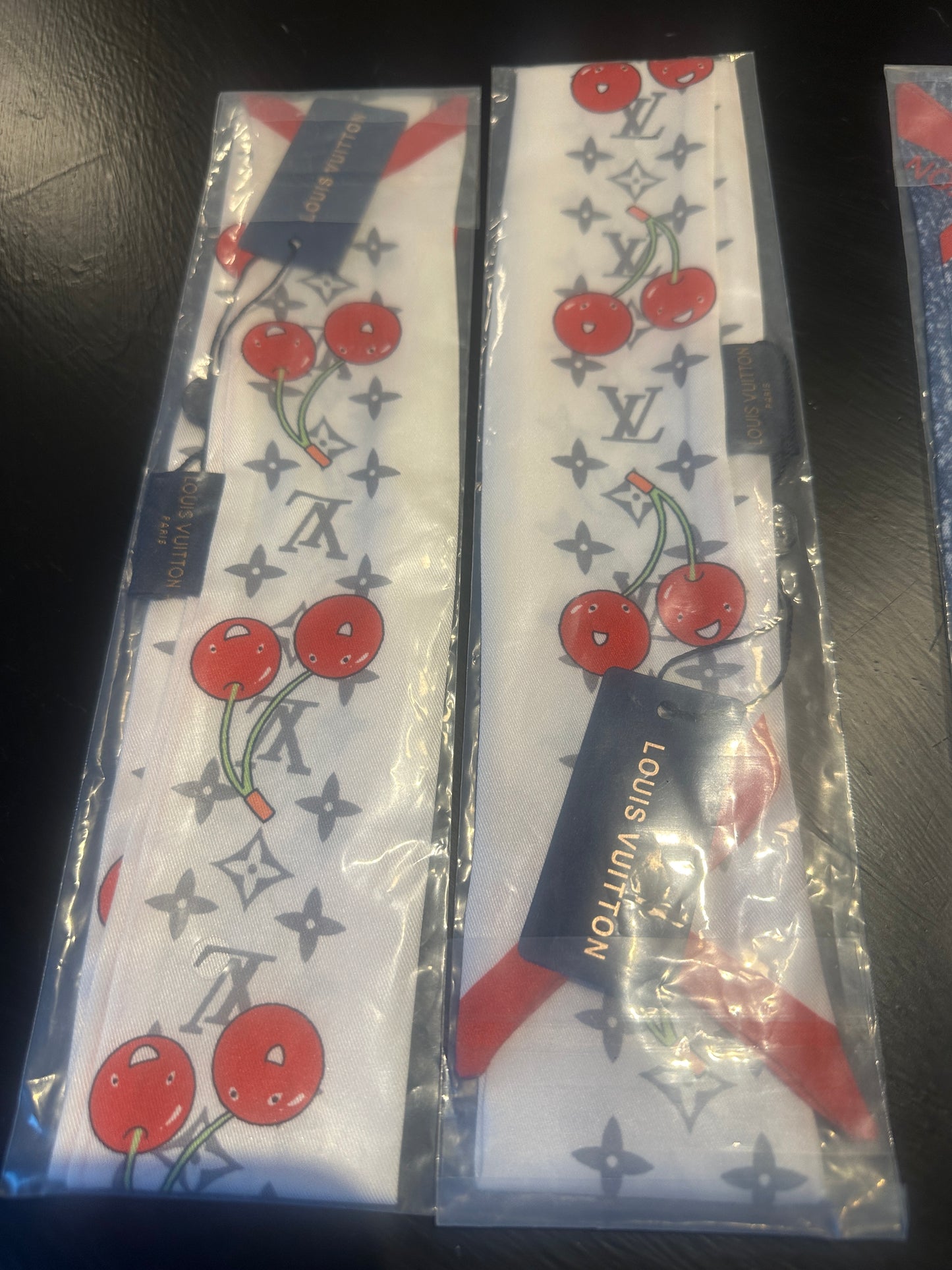 Accessories!! Electronics, belts, 🧣perfume,🧦make up bags, 🕶️Keychains,🧢