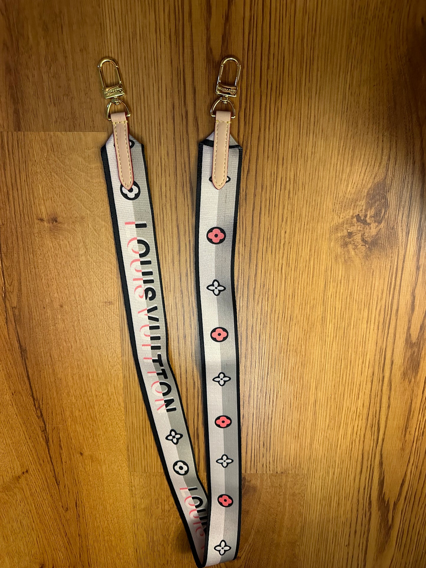 Accessories!! Electronics, belts, 🧣perfume,🧦make up bags, 🕶️Keychains,🧢