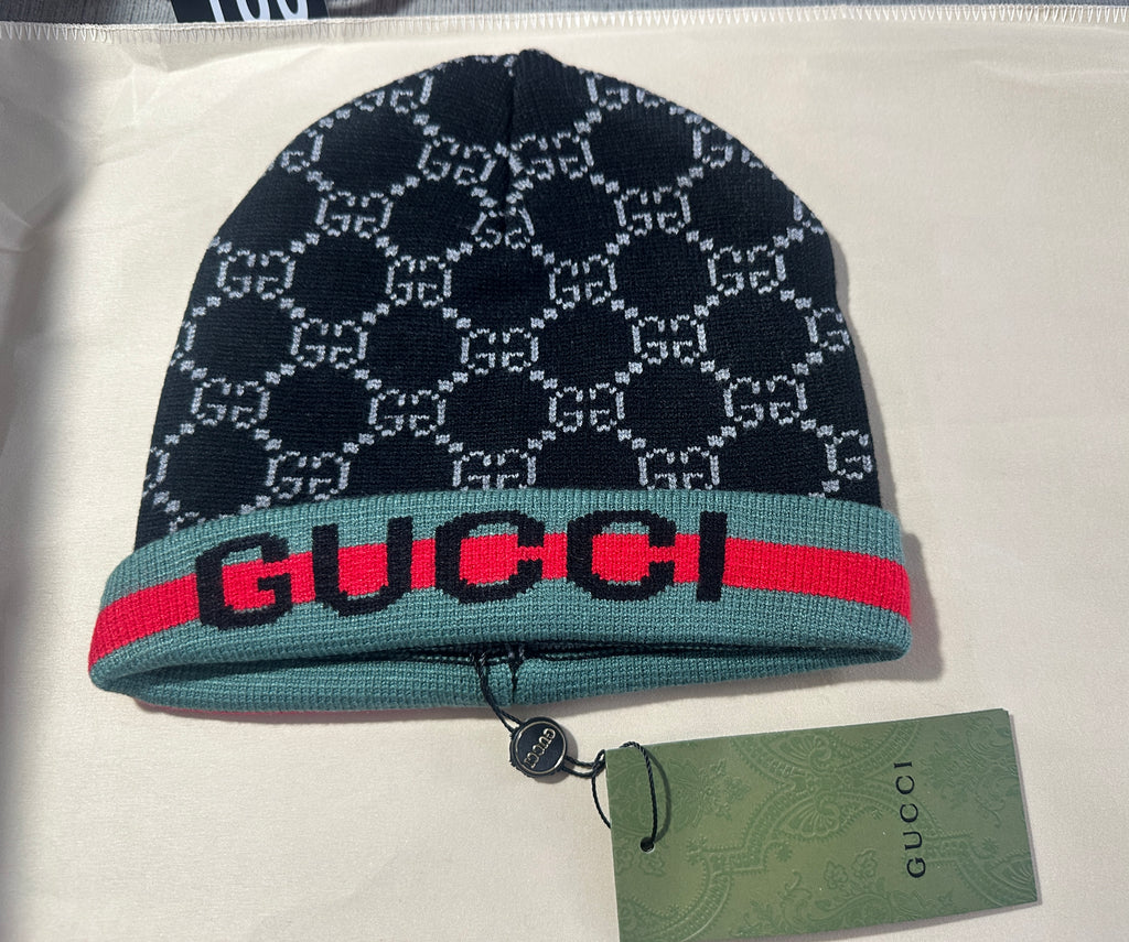 Accessories!! Electronics, belts, 🧣make up bags, 🕶️Keychains,🧢