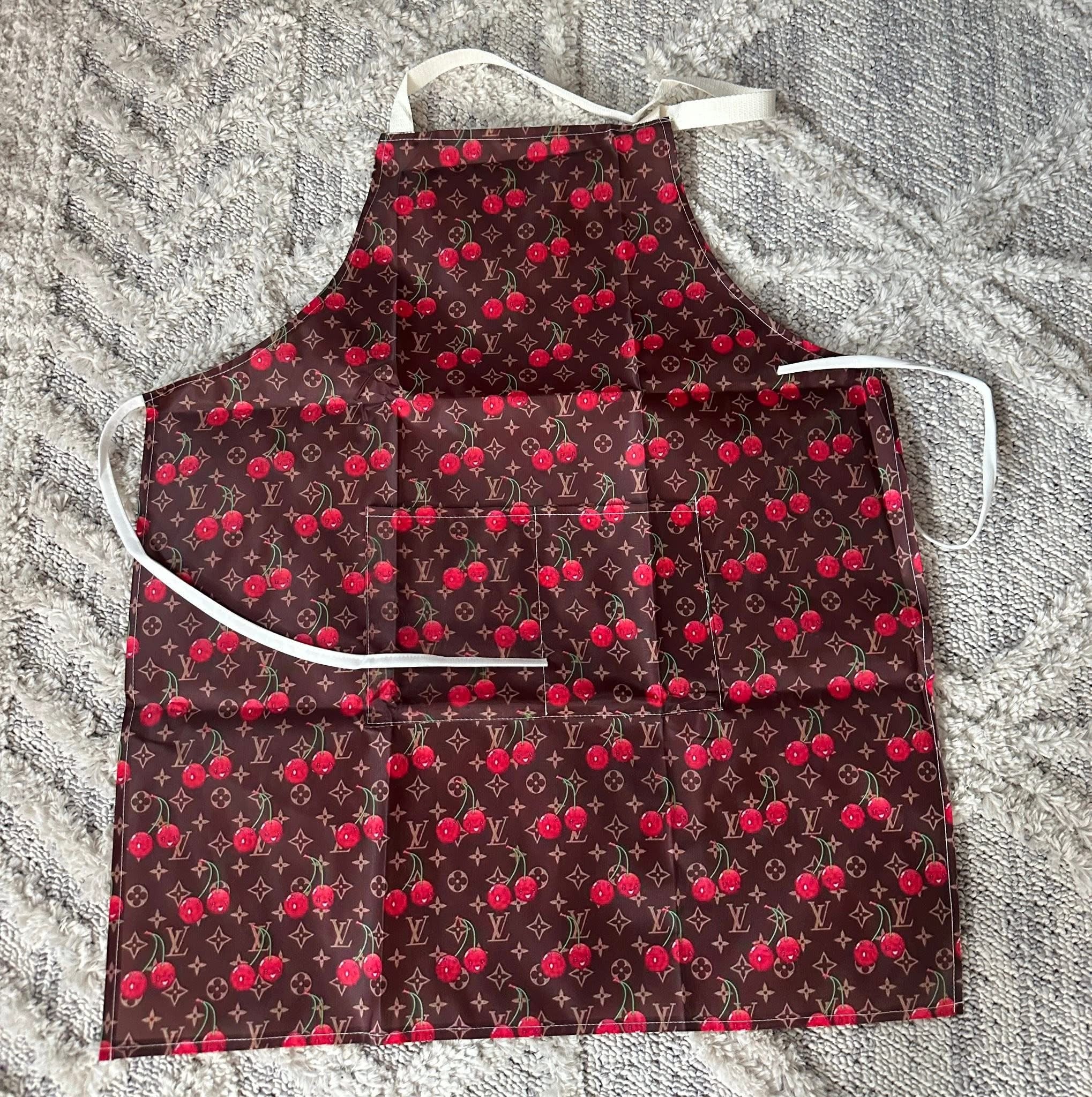 Accessories!! Electronics, belts, 🧣make up bags, 🕶️Keychains,🧢