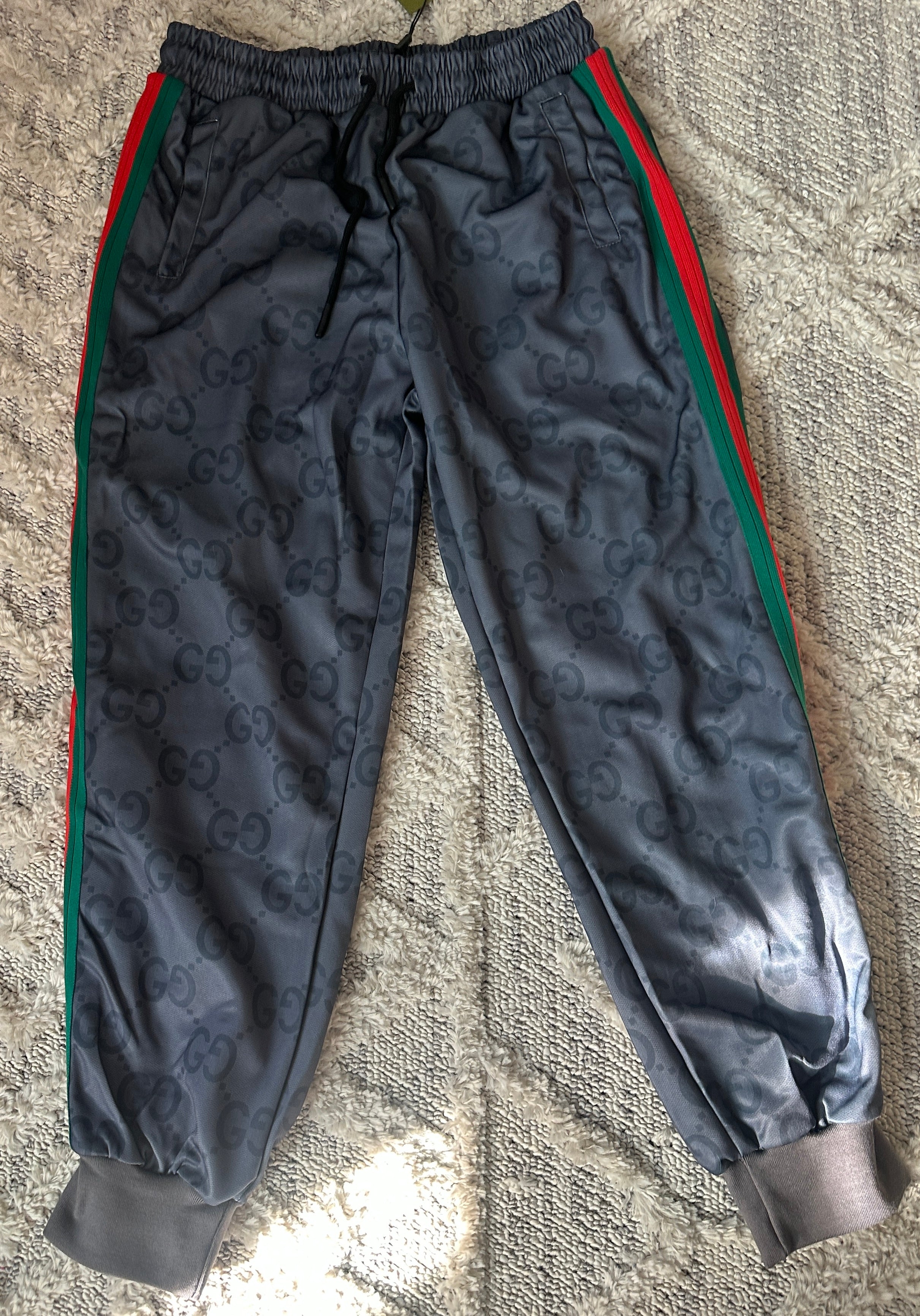 Accessories!! Electronics, belts, 🧣make up bags, 🕶️Keychains,🧢