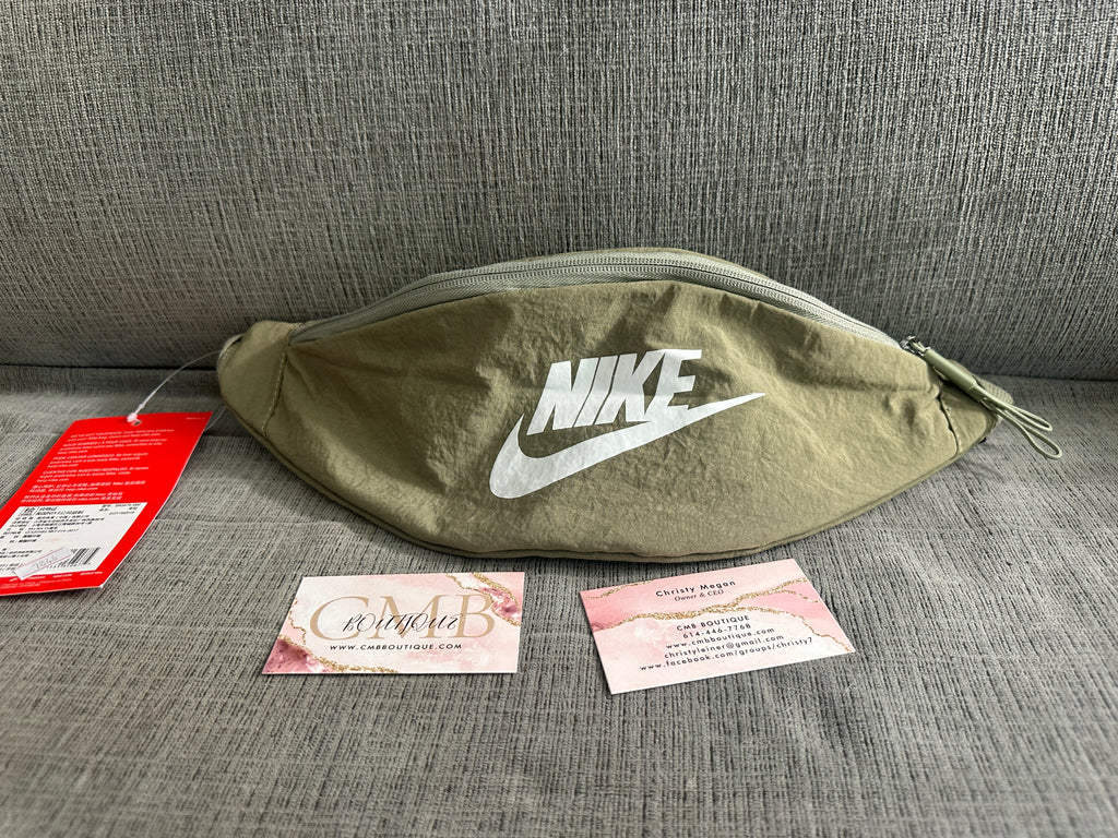 Accessories!! Electronics, belts, 🧣perfume,🧦make up bags, 🕶️Keychains,🧢