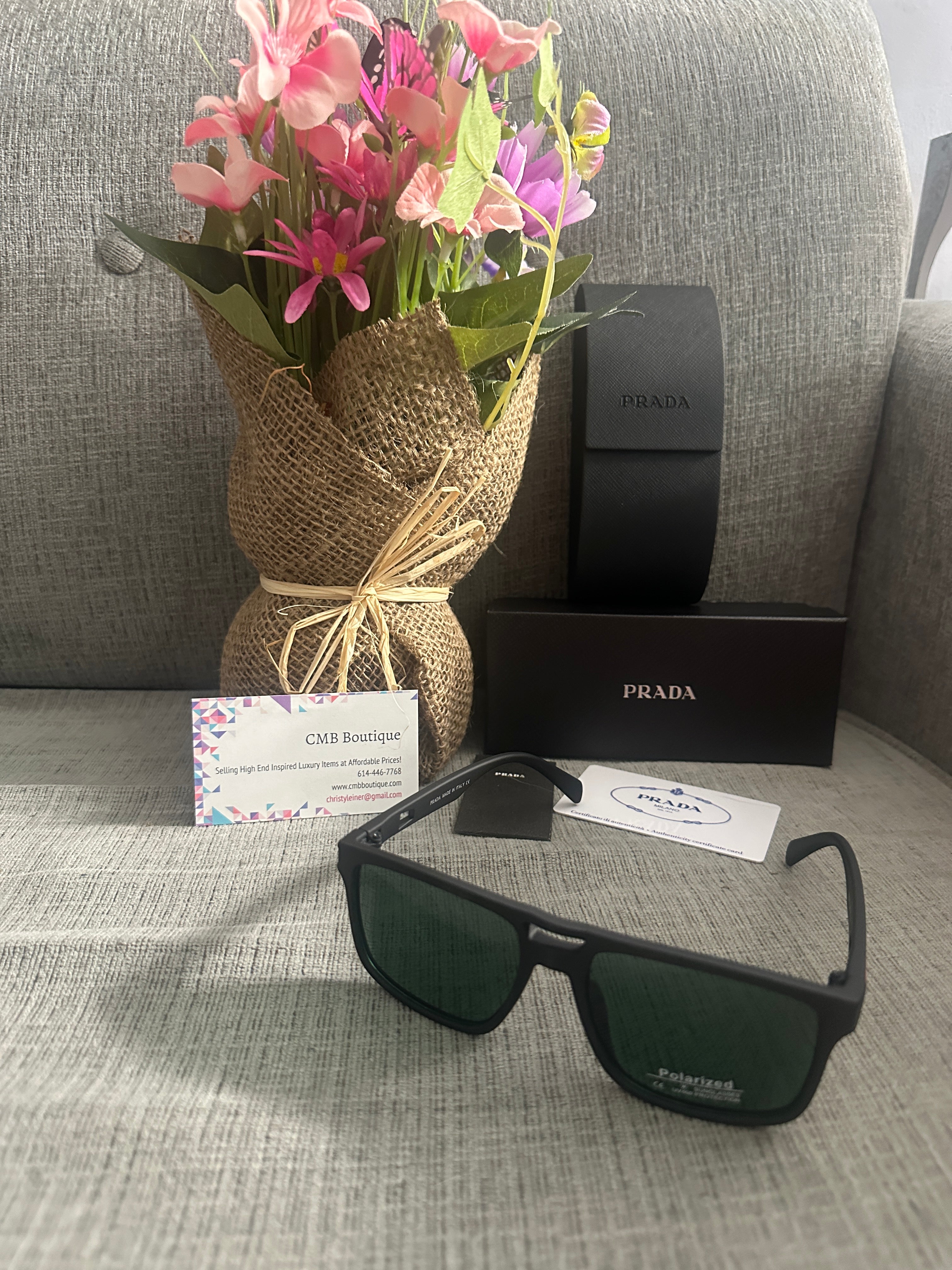 Accessories!! Electronics, belts, 🧣perfume,🧦make up bags, 🕶️Keychains,🧢