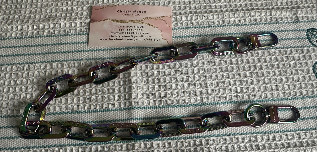 Accessories!! Electronics, belts, 🧣make up bags, 🕶️Keychains,🧢