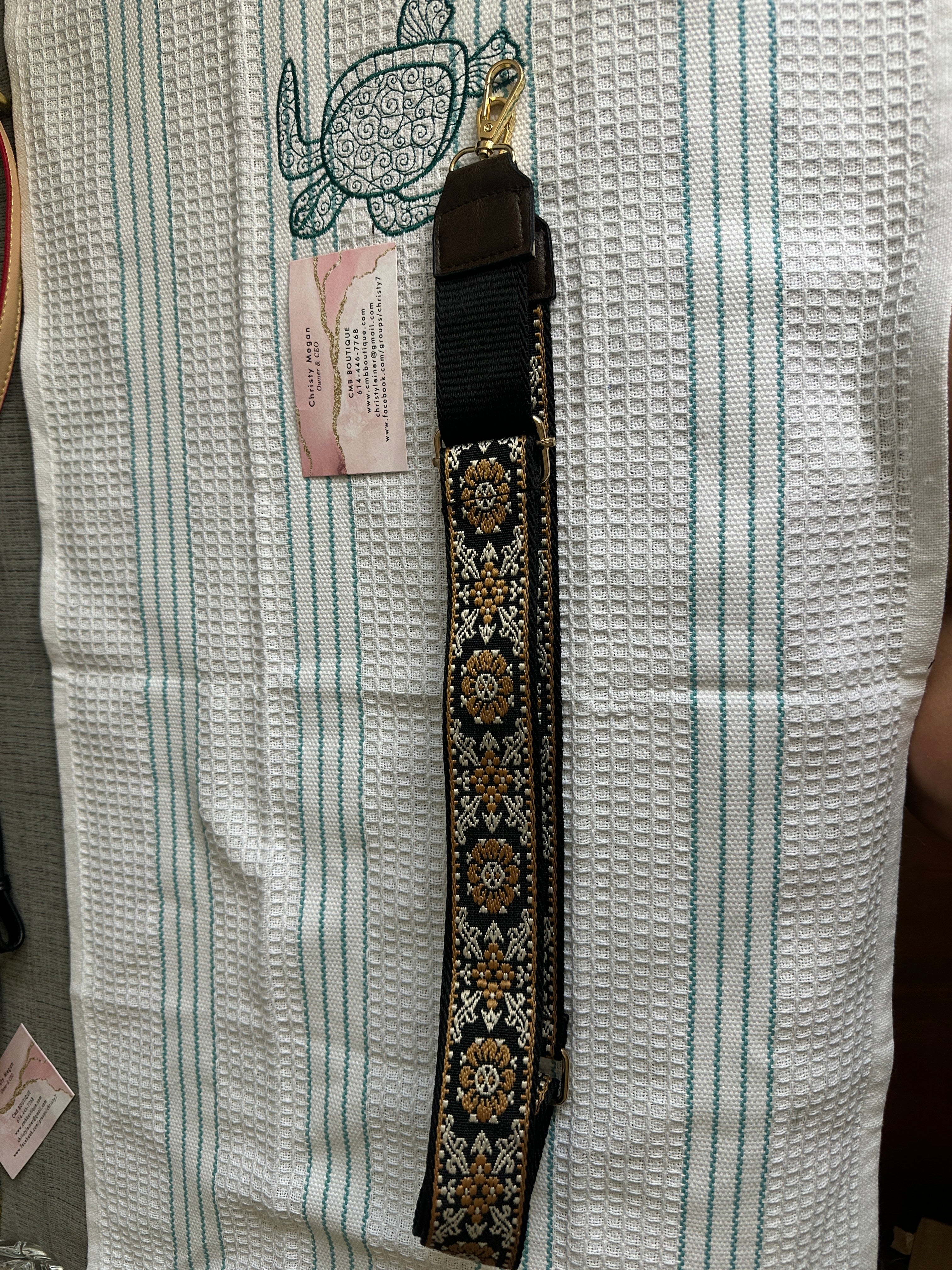 Accessories!! Electronics, belts, 🧣make up bags, 🕶️Keychains,🧢