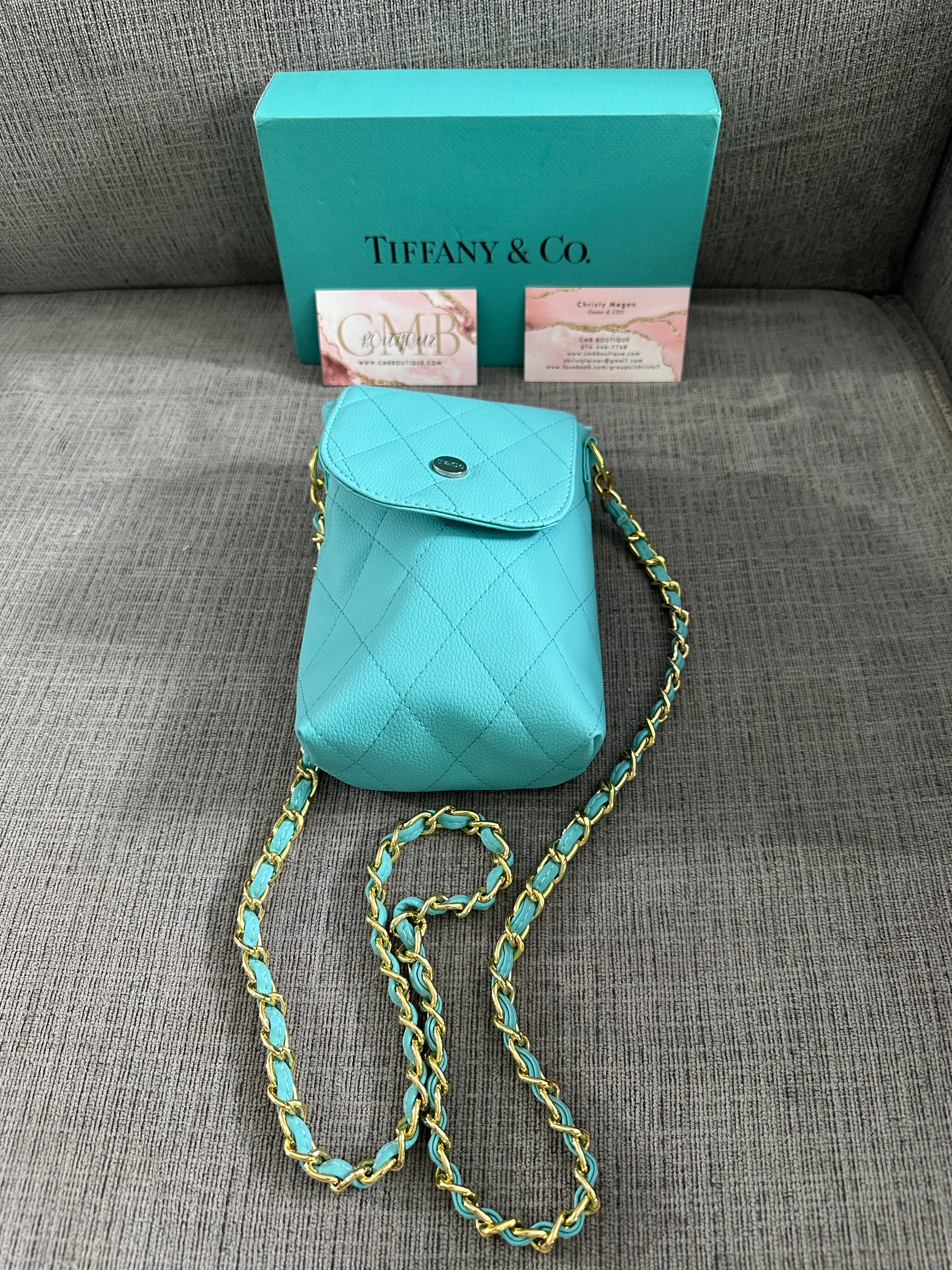 Accessories!! Electronics, belts, 🧣make up bags, 🕶️Keychains,🧢
