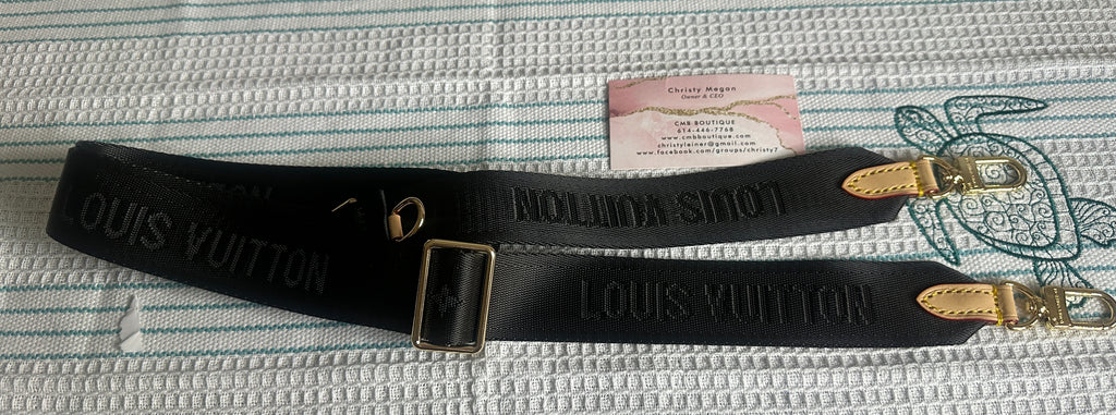 Accessories!! Electronics, belts, 🧣make up bags, 🕶️Keychains,🧢