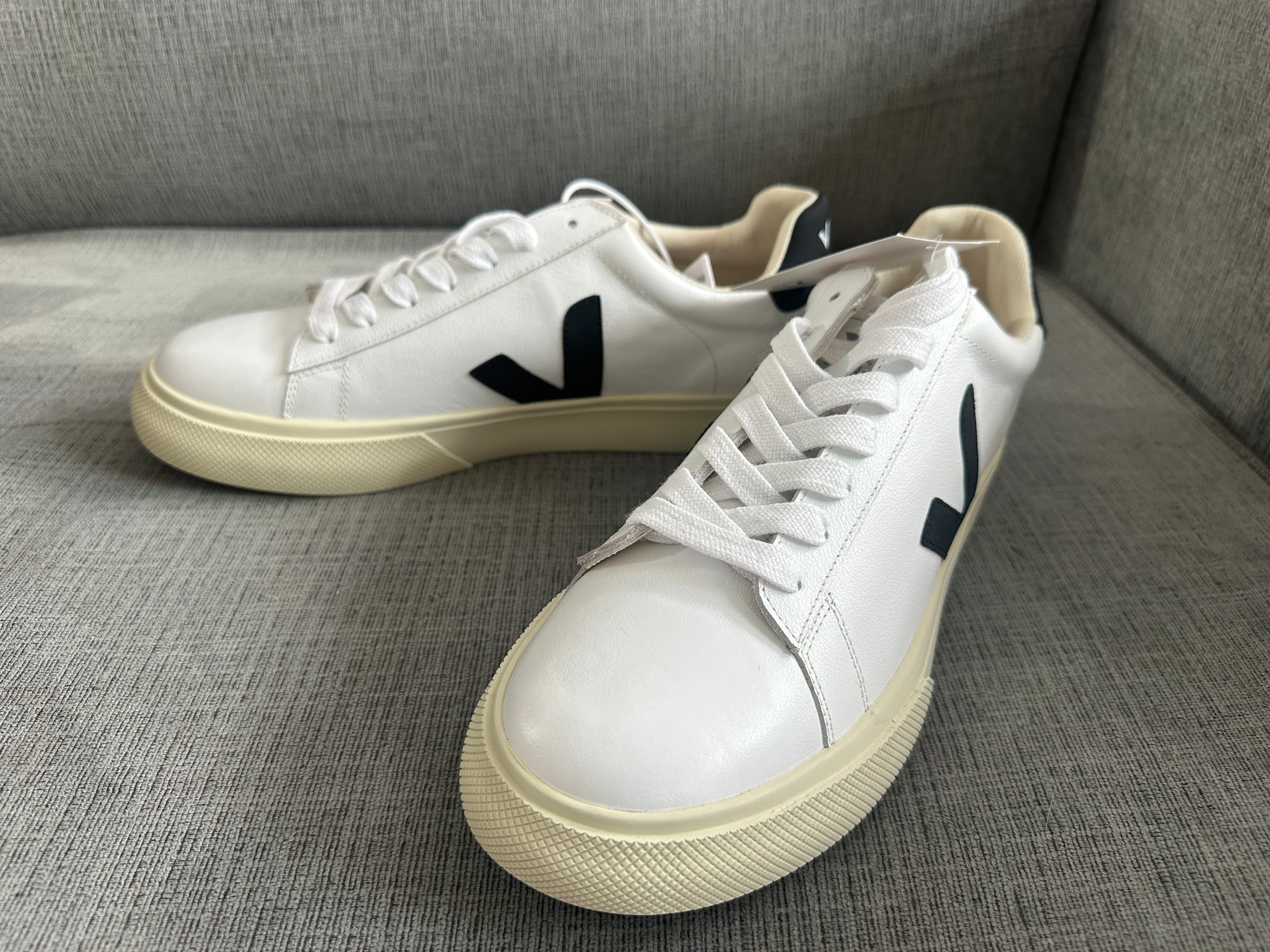 Accessories!! Electronics, belts, 🧣make up bags, 🕶️Keychains,🧢