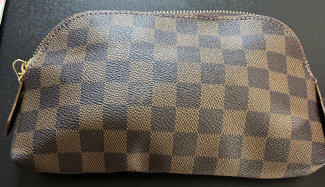 Accessories!! Electronics, belts, 🧣perfume,🧦make up bags, 🕶️Keychains,🧢