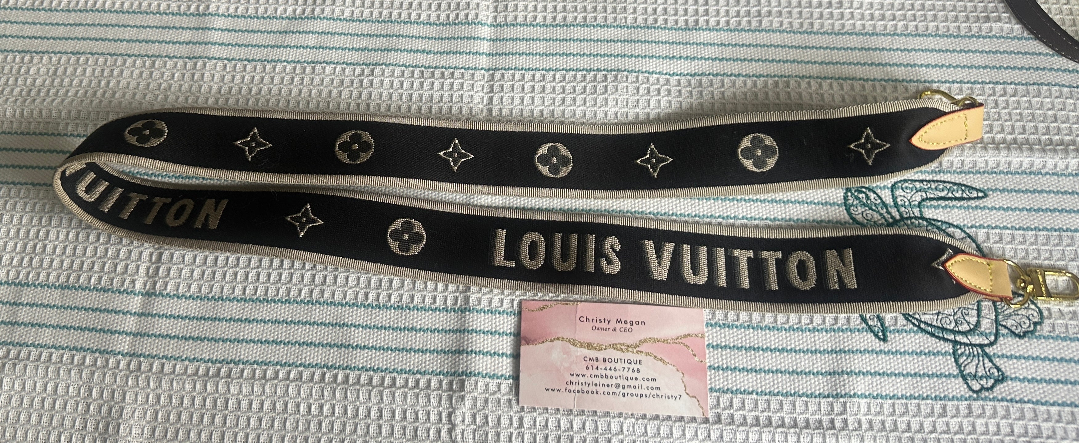 Accessories!! Electronics, belts, 🧣make up bags, 🕶️Keychains,🧢