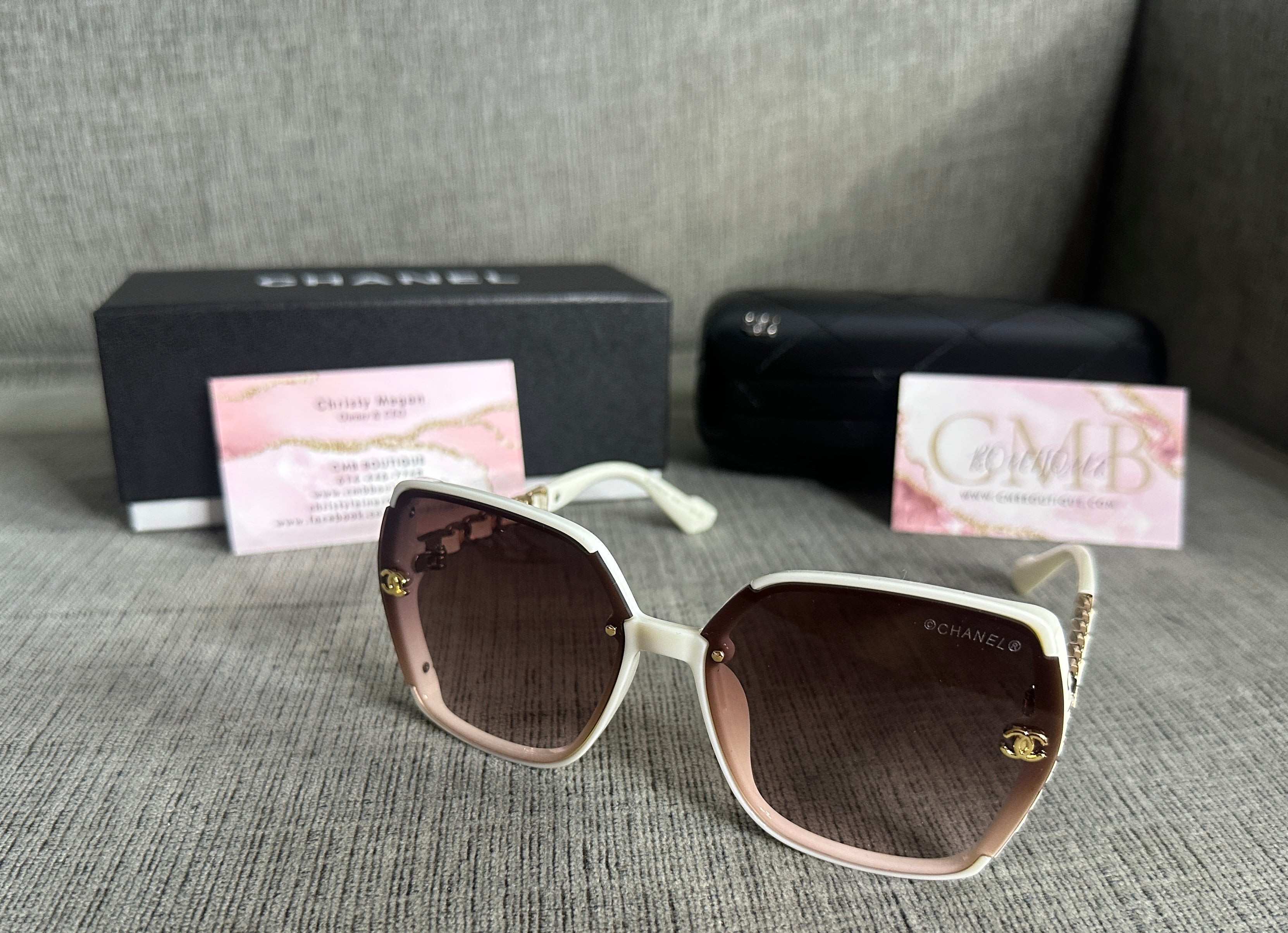 Accessories!! Electronics, belts, 🧣make up bags, 🕶️Keychains,🧢