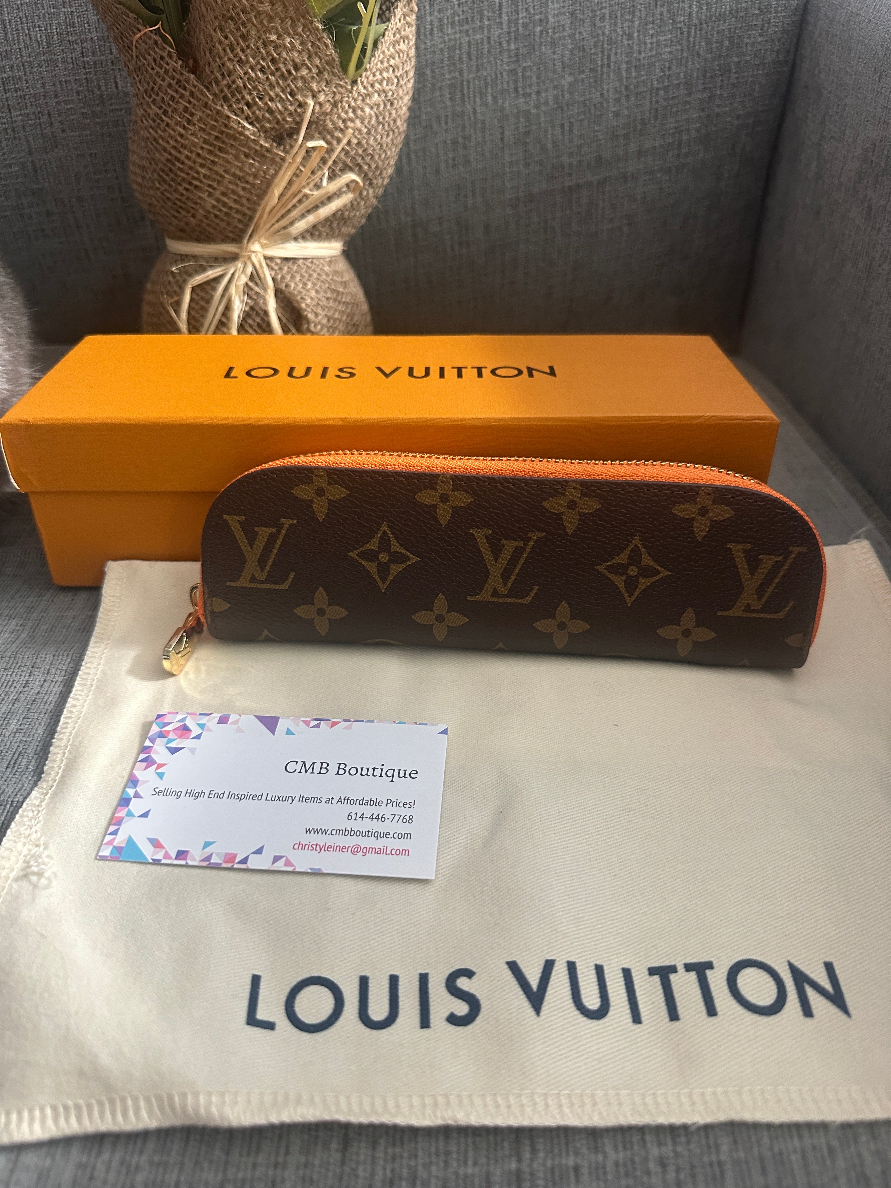 Accessories!! Electronics, belts, 🧣perfume,🧦make up bags, 🕶️Keychains,🧢