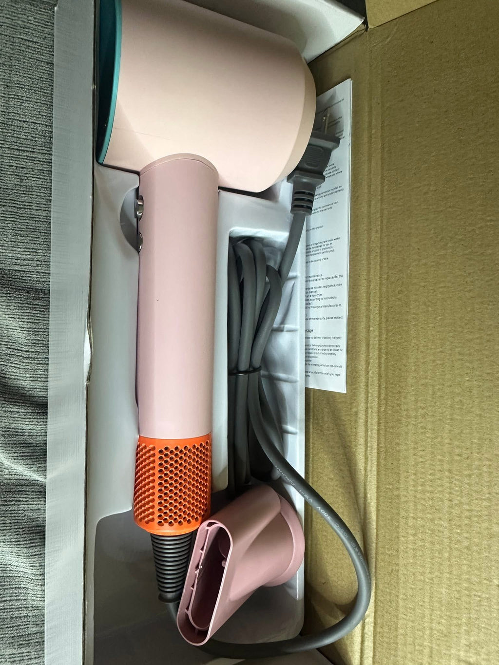 Accessories!! Electronics, belts, 🧣perfume,🧦make up bags, 🕶️Keychains,🧢