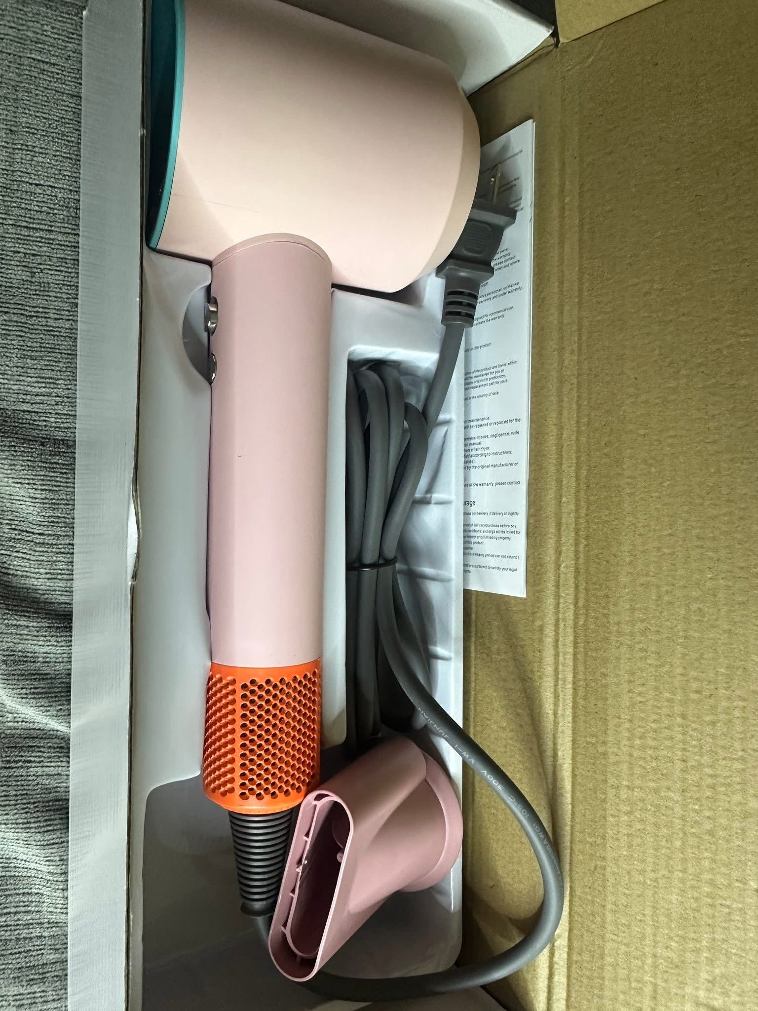 Accessories!! Electronics, belts, 🧣perfume,🧦make up bags, 🕶️Keychains,🧢