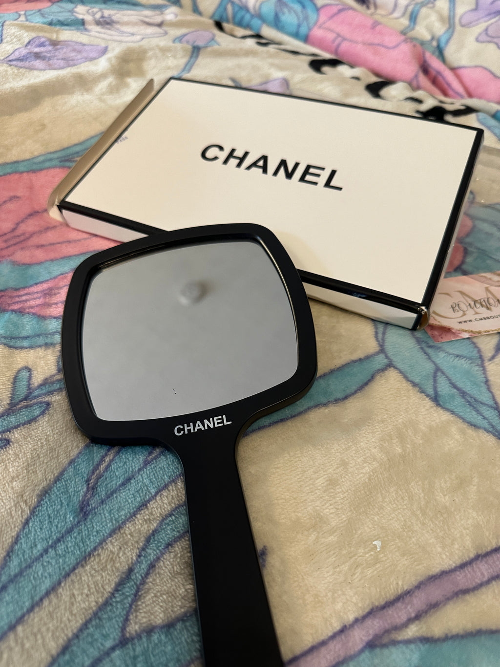 Accessories!! Electronics, belts, 🧣perfume,🧦make up bags, 🕶️Keychains,🧢