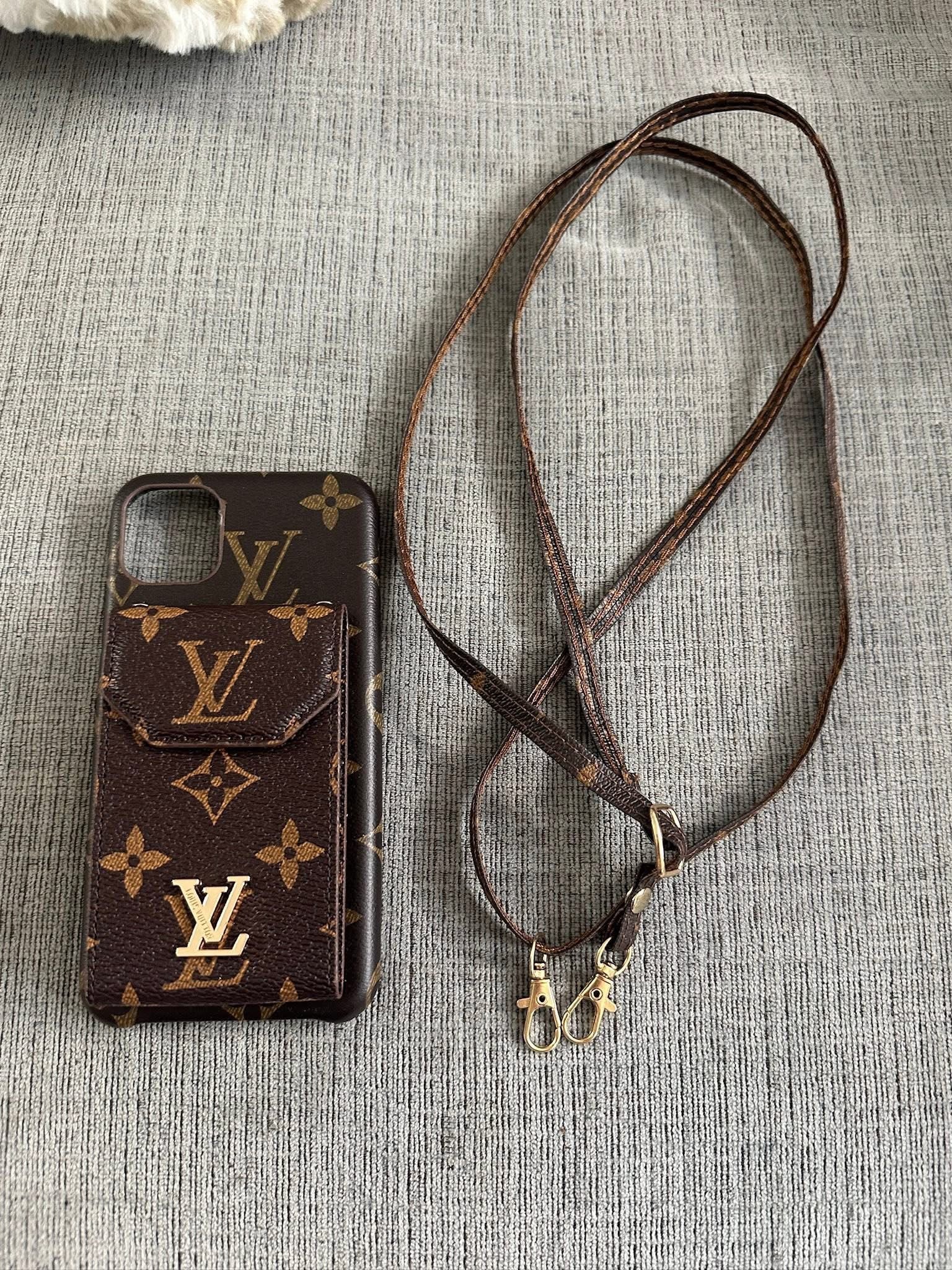 Accessories!! Electronics, belts, 🧣perfume,🧦make up bags, 🕶️Keychains,🧢