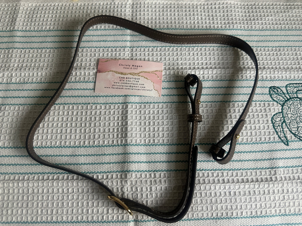 Accessories!! Electronics, belts, 🧣make up bags, 🕶️Keychains,🧢