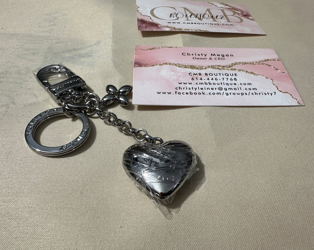 Accessories!! Electronics, belts, 🧣make up bags, 🕶️Keychains,🧢