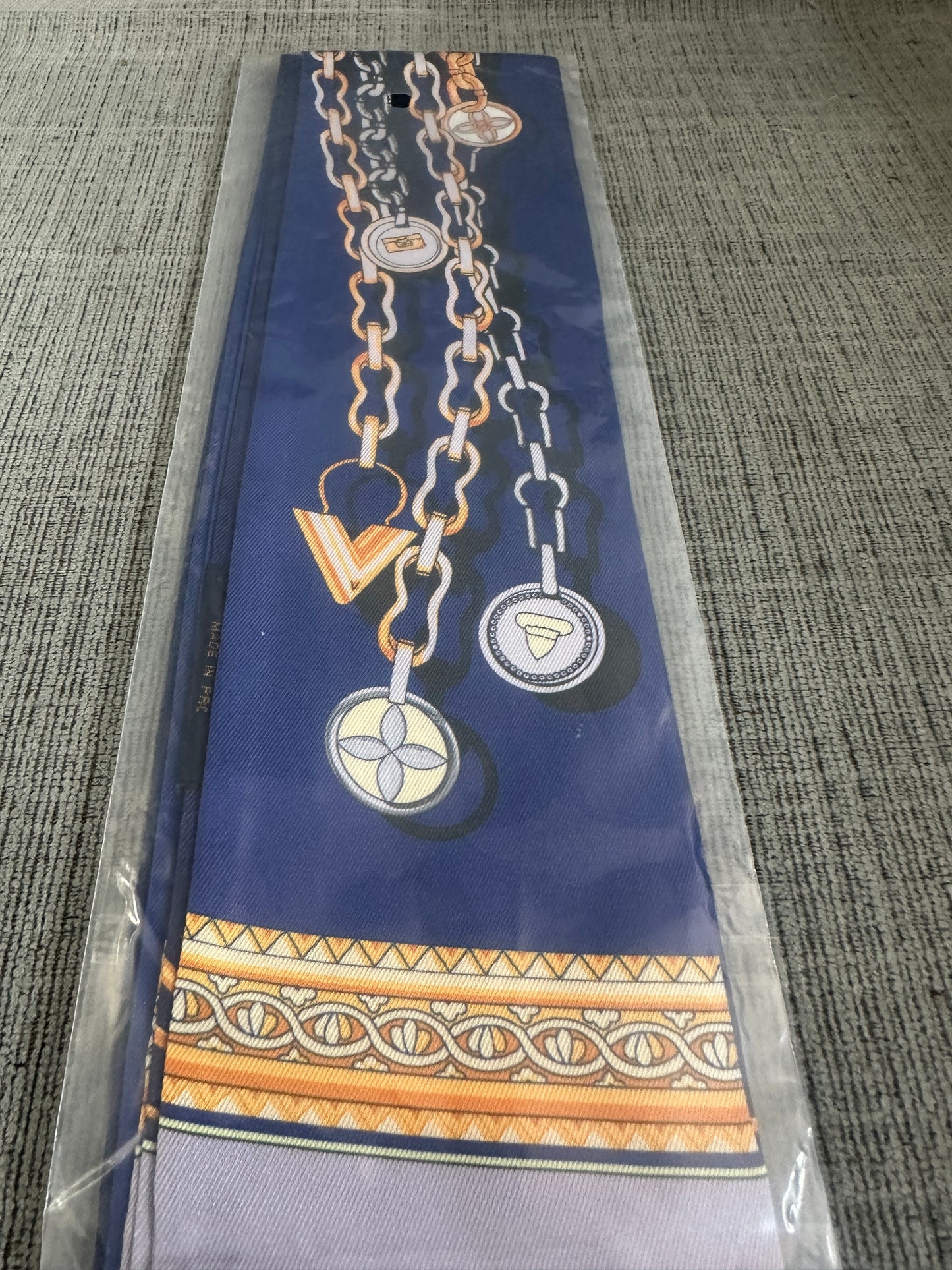 Accessories!! Electronics, belts, 🧣perfume,🧦make up bags, 🕶️Keychains,🧢