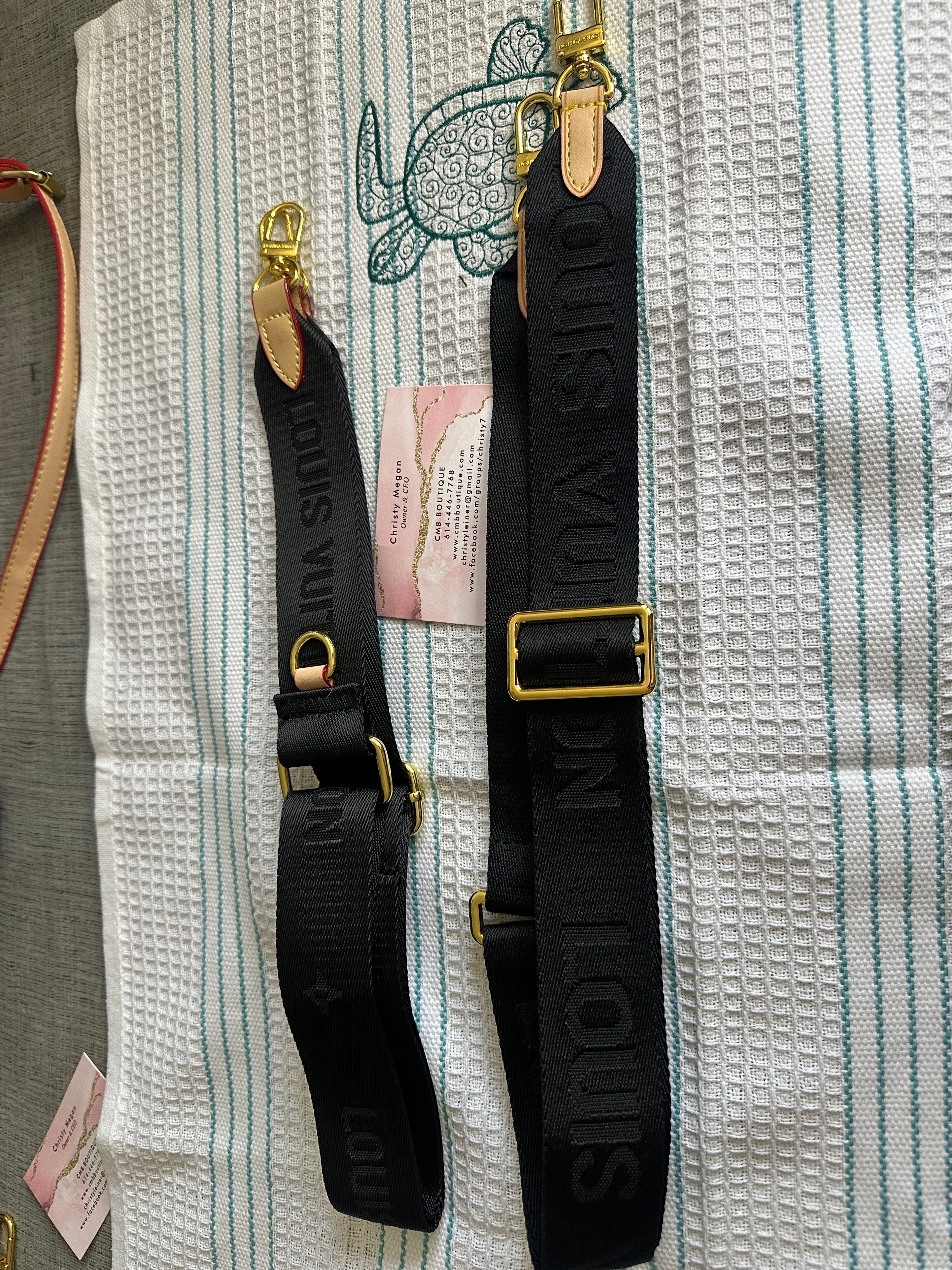 Accessories!! Electronics, belts, 🧣make up bags, 🕶️Keychains,🧢