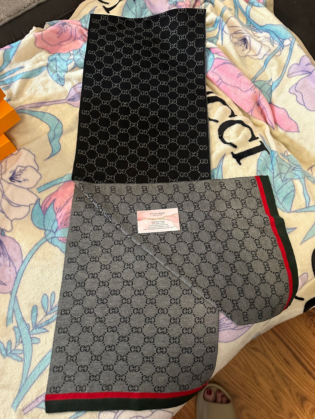 Accessories!! Electronics, belts, 🧣perfume,🧦make up bags, 🕶️Keychains,🧢