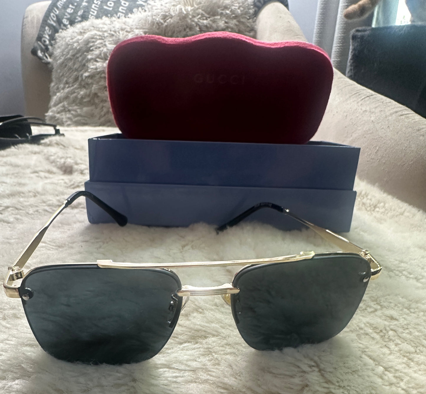 Accessories!! Electronics, belts, 🧣perfume,🧦make up bags, 🕶️Keychains,🧢
