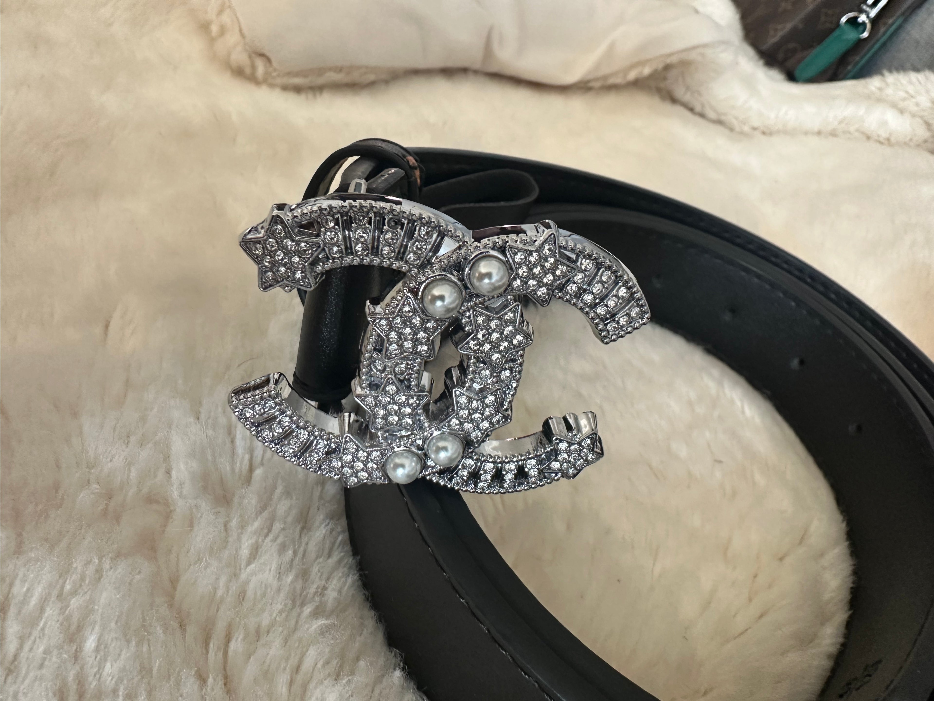 Accessories!! Electronics, belts, 🧣perfume,🧦make up bags, 🕶️Keychains,🧢