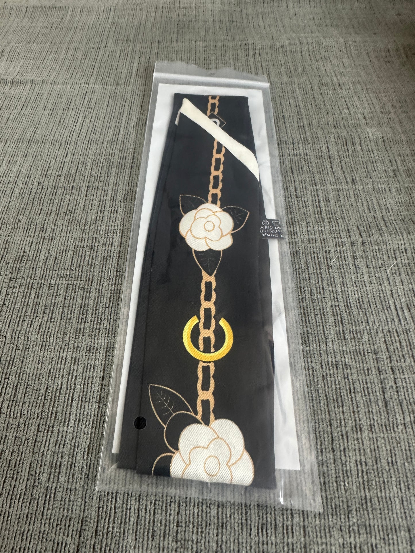 Accessories!! Electronics, belts, 🧣perfume,🧦make up bags, 🕶️Keychains,🧢