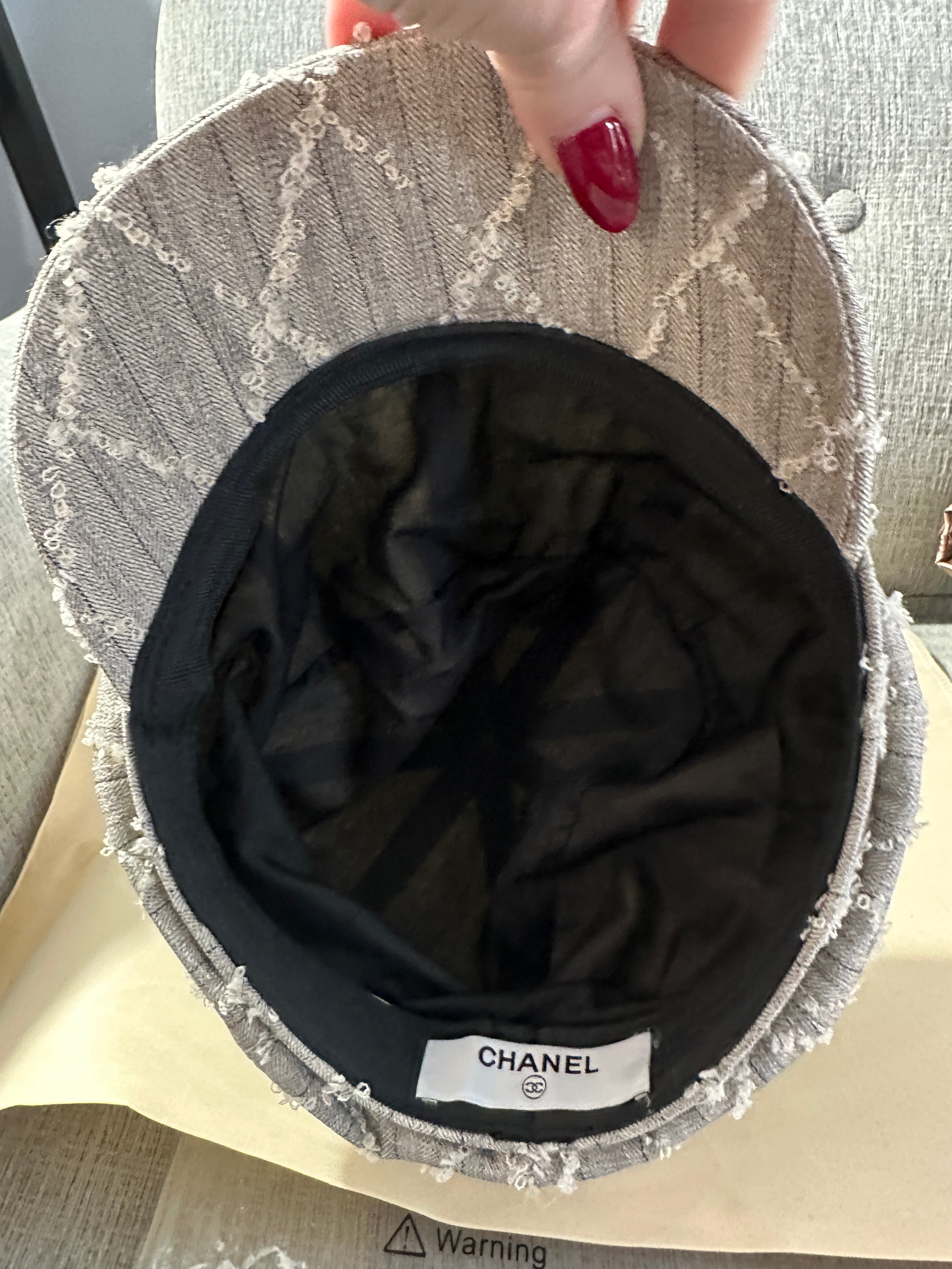 Accessories!! Electronics, belts, 🧣perfume,🧦make up bags, 🕶️Keychains,🧢