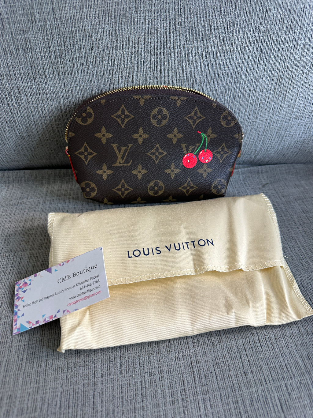 Accessories!! Electronics, belts, 🧣perfume,🧦make up bags, 🕶️Keychains,🧢