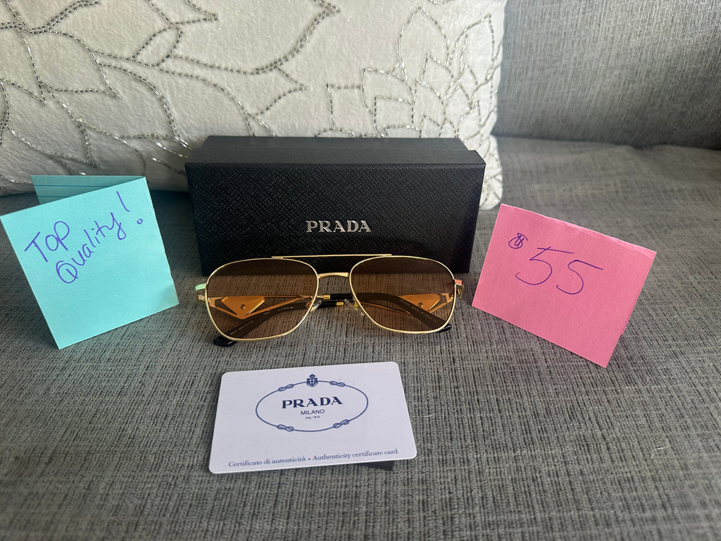 Accessories!! Electronics, belts, 🧣perfume,🧦make up bags, 🕶️Keychains,🧢