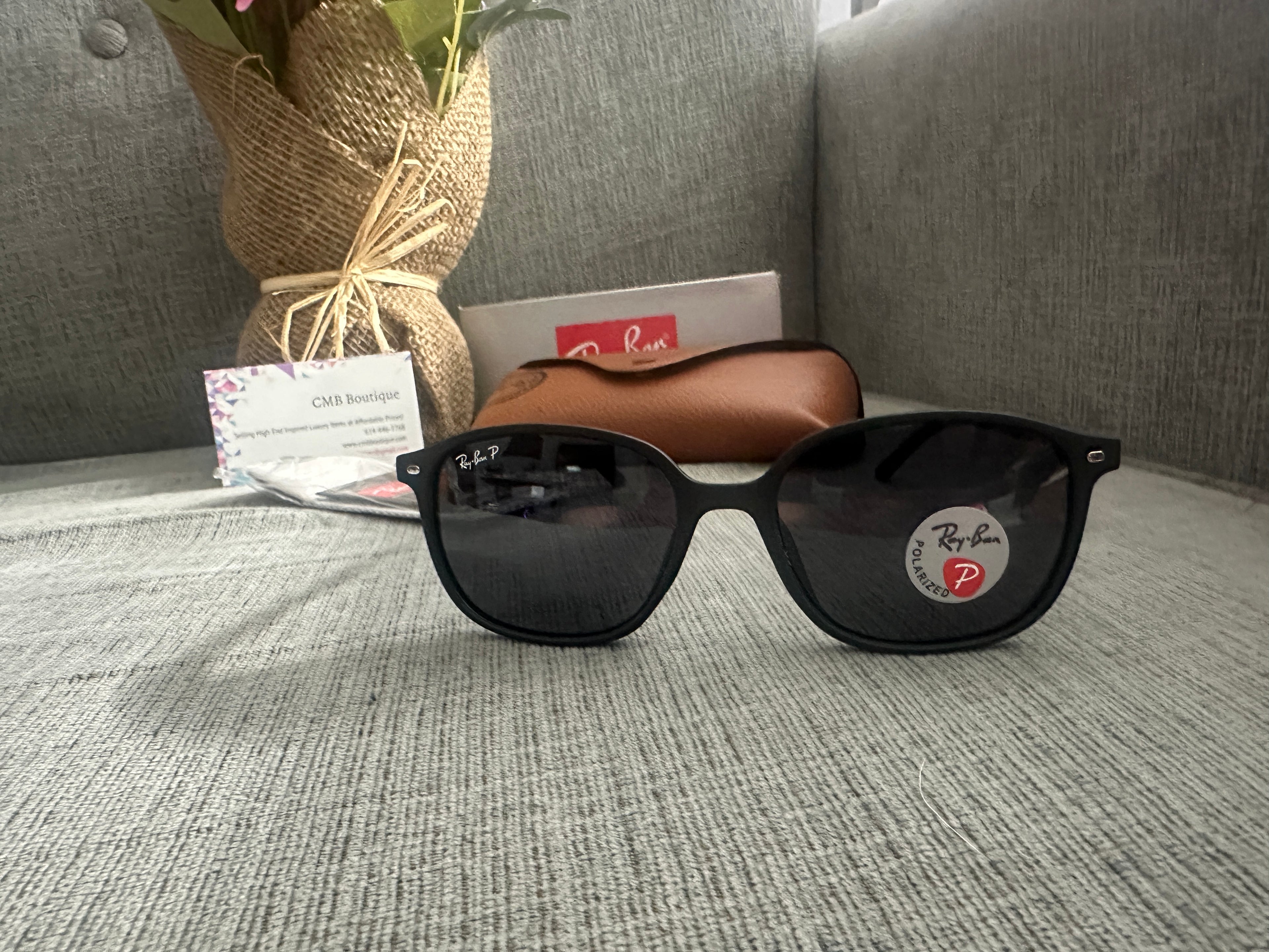 Accessories!! Electronics, belts, 🧣perfume,🧦make up bags, 🕶️Keychains,🧢