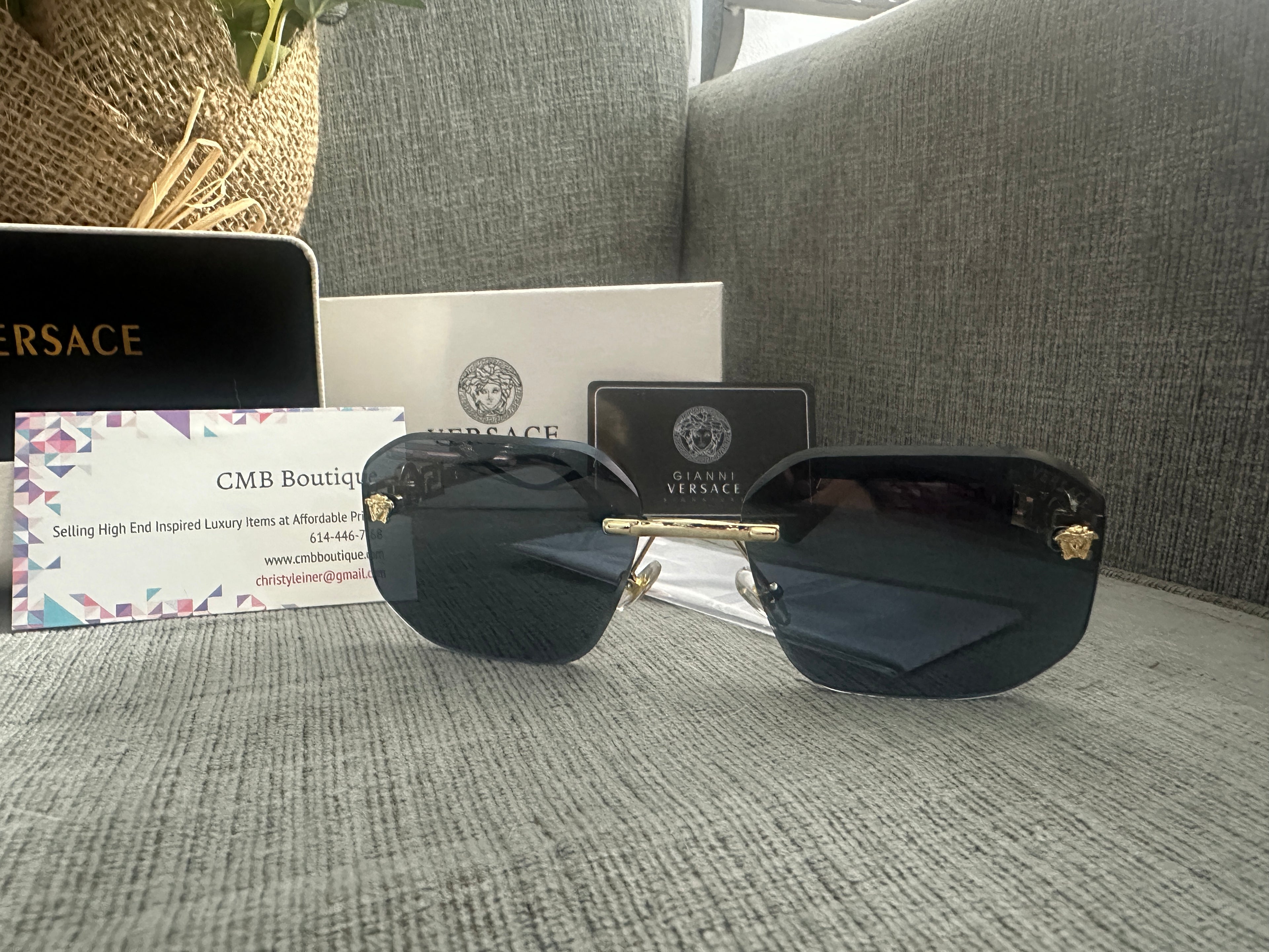 Accessories!! Electronics, belts, 🧣perfume,🧦make up bags, 🕶️Keychains,🧢