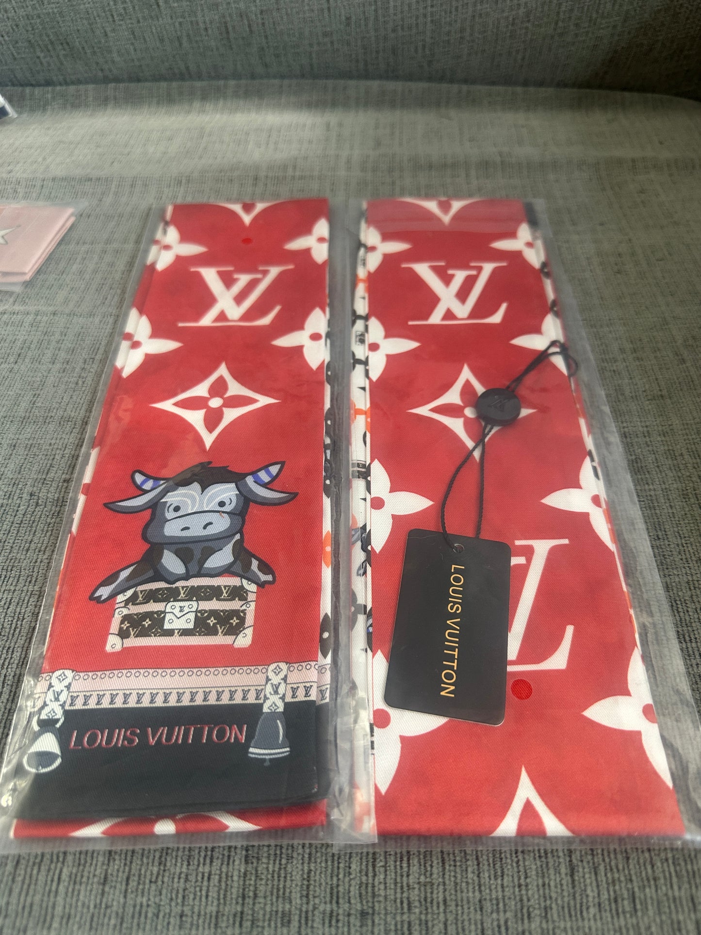 Accessories!! Electronics, belts, 🧣perfume,🧦make up bags, 🕶️Keychains,🧢