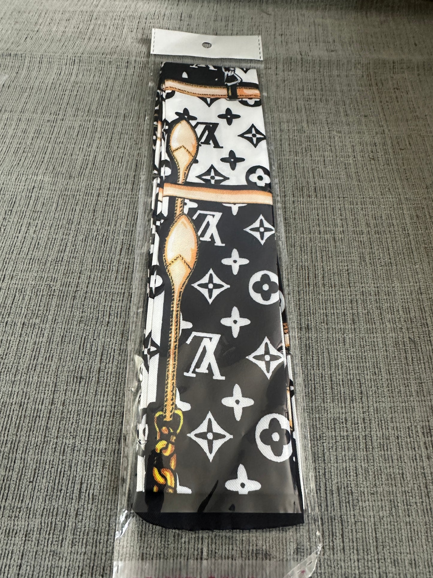 Accessories!! Electronics, belts, 🧣perfume,🧦make up bags, 🕶️Keychains,🧢