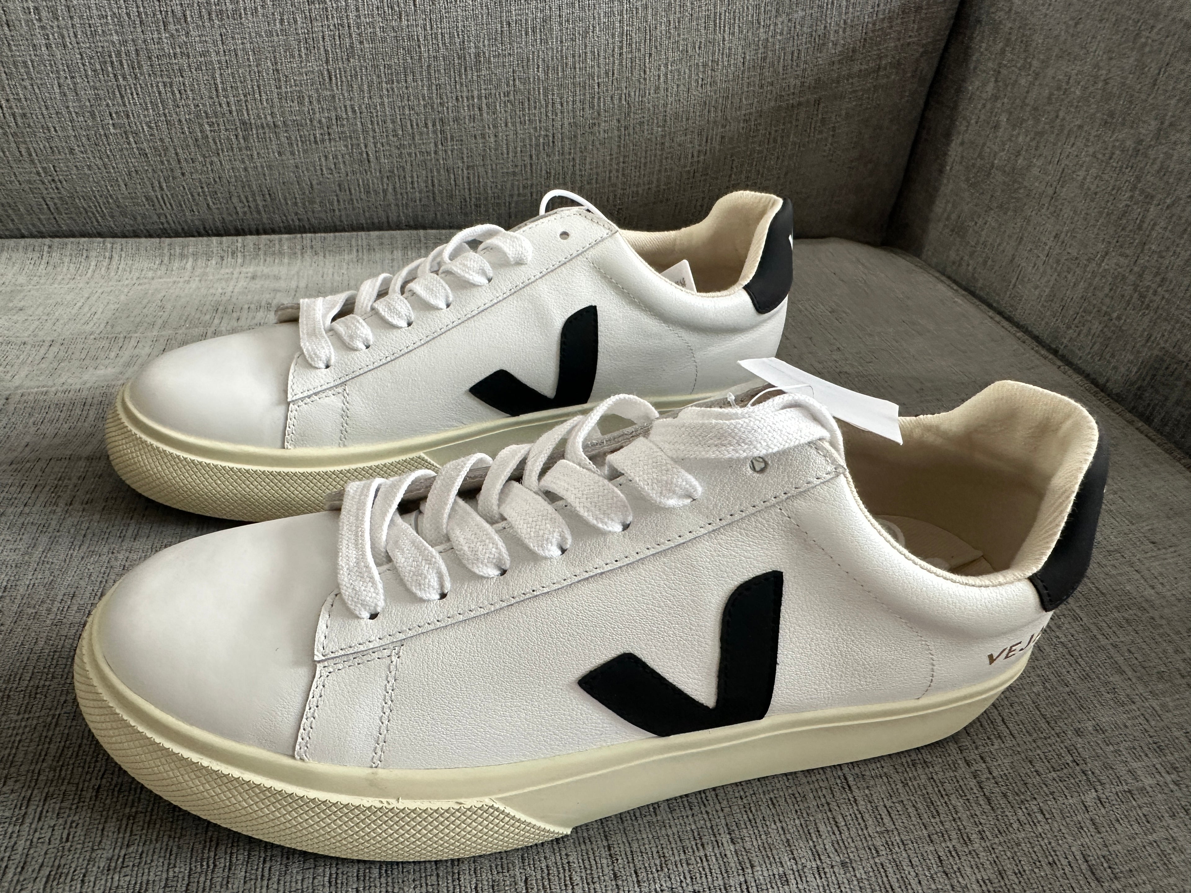 Accessories!! Electronics, belts, 🧣make up bags, 🕶️Keychains,🧢