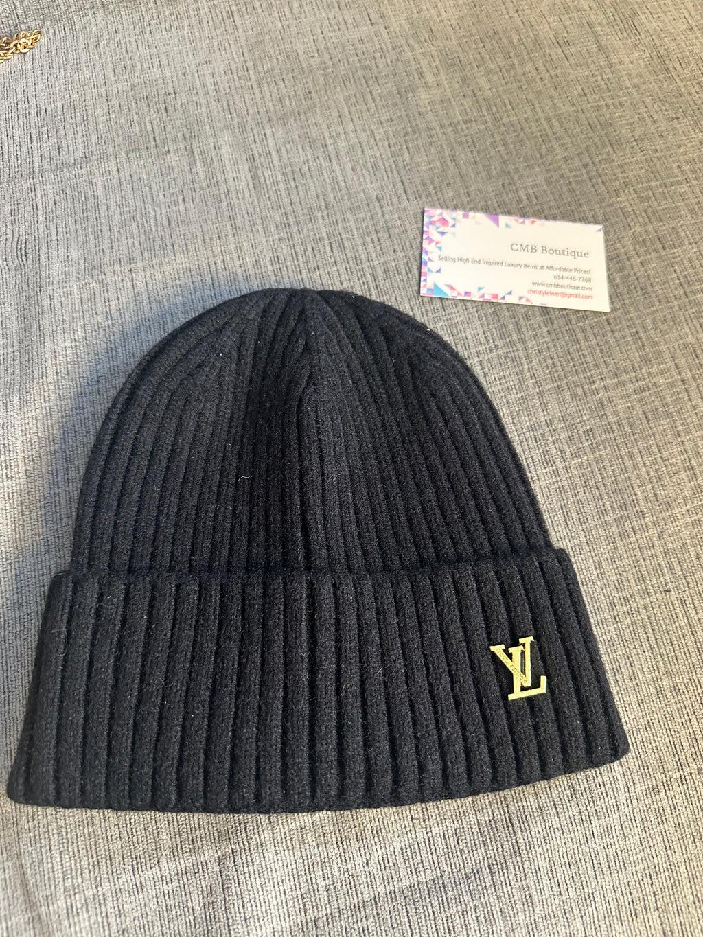 Accessories!! Electronics, belts, 🧣perfume,🧦make up bags, 🕶️Keychains,🧢