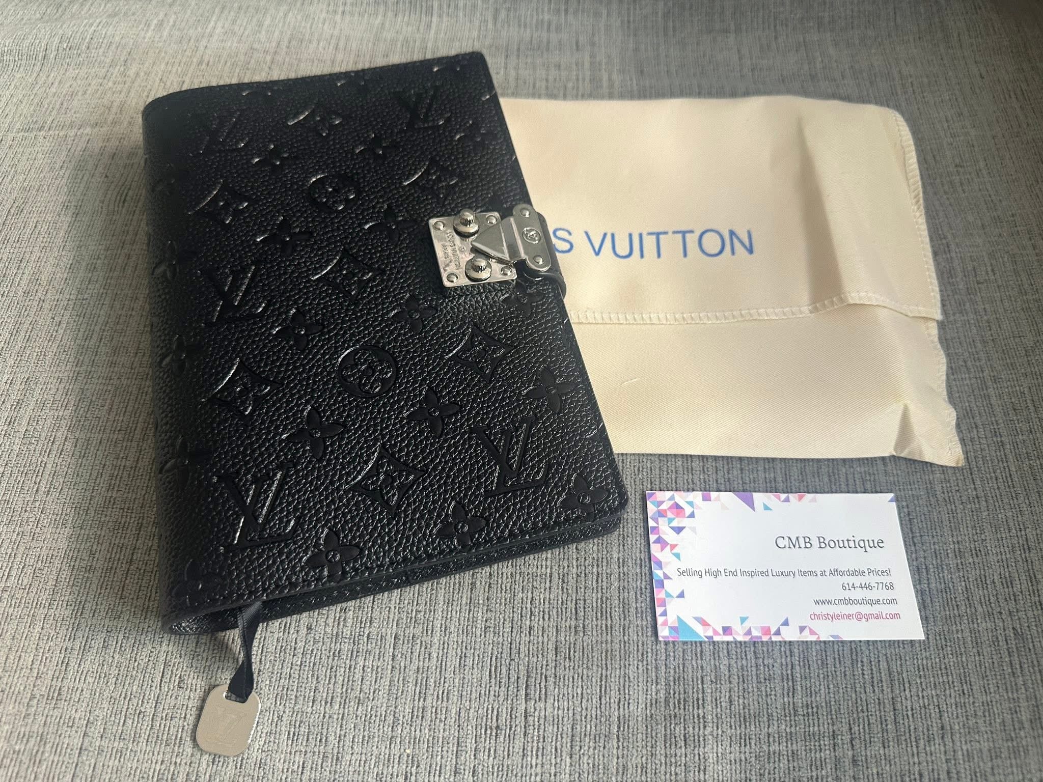 Accessories!! Electronics, belts, 🧣perfume,🧦make up bags, 🕶️Keychains,🧢