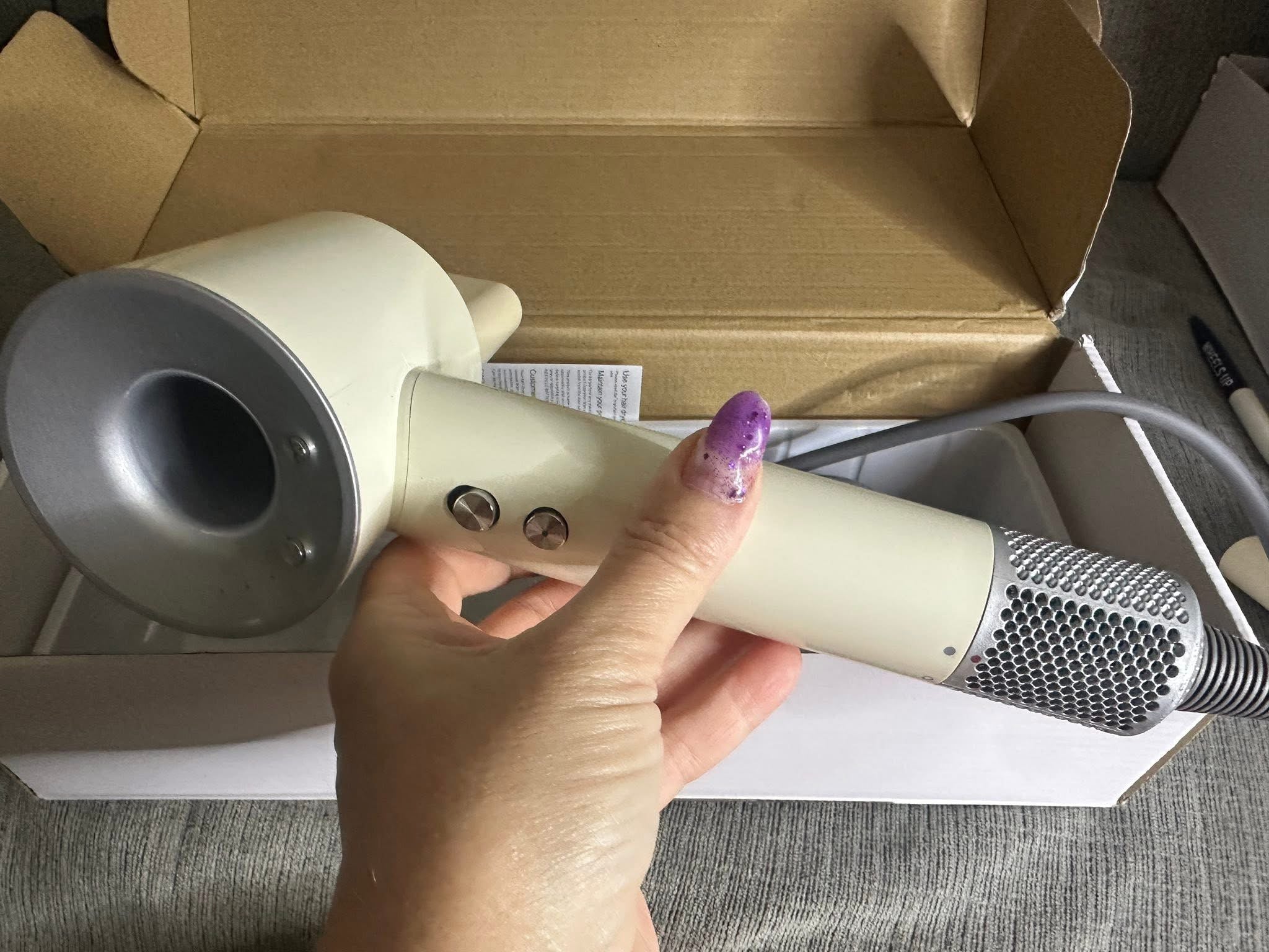 Accessories!! Electronics, belts, 🧣perfume,🧦make up bags, 🕶️Keychains,🧢