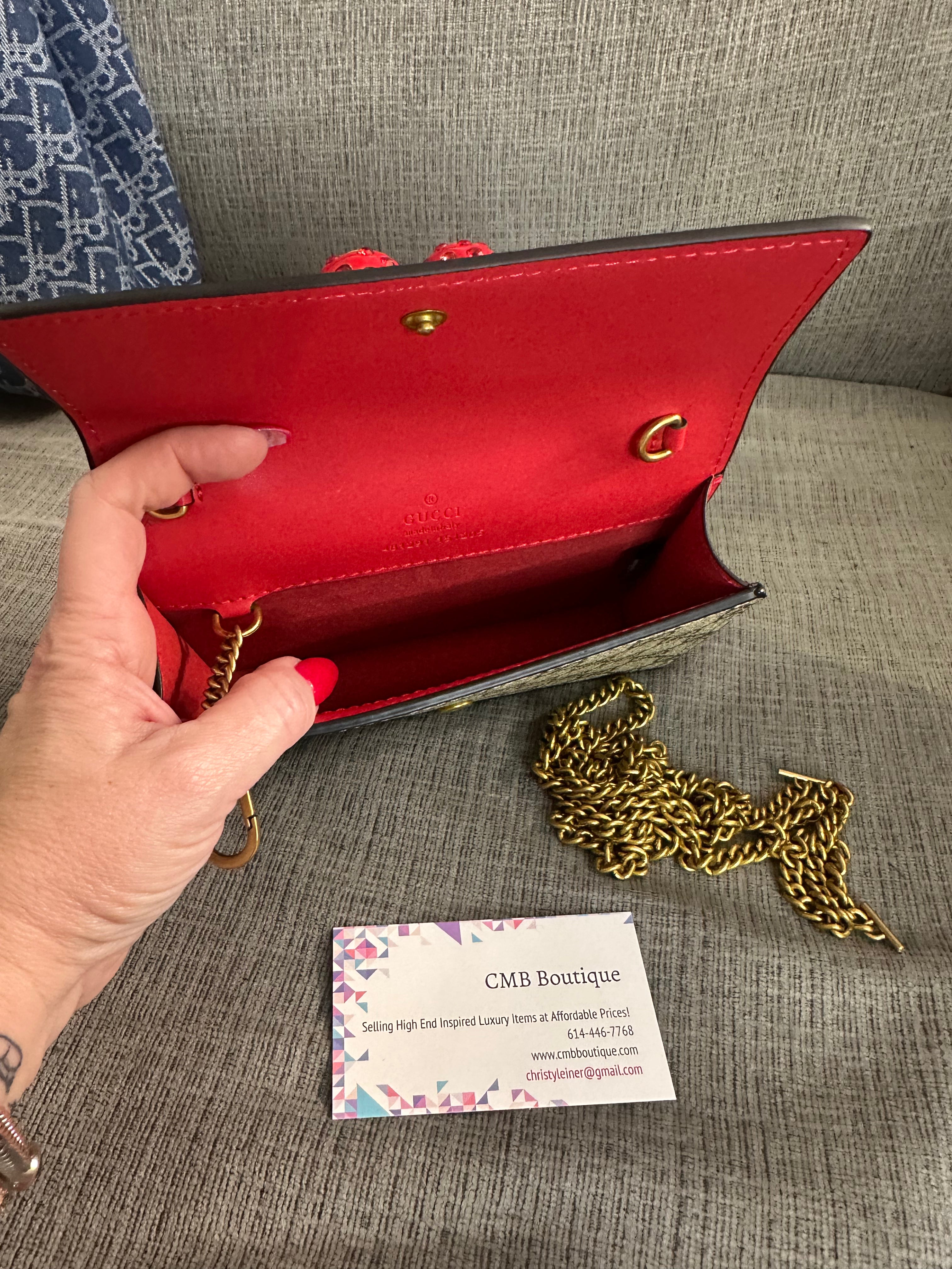 Accessories!! Electronics, belts, 🧣perfume,🧦make up bags, 🕶️Keychains,🧢