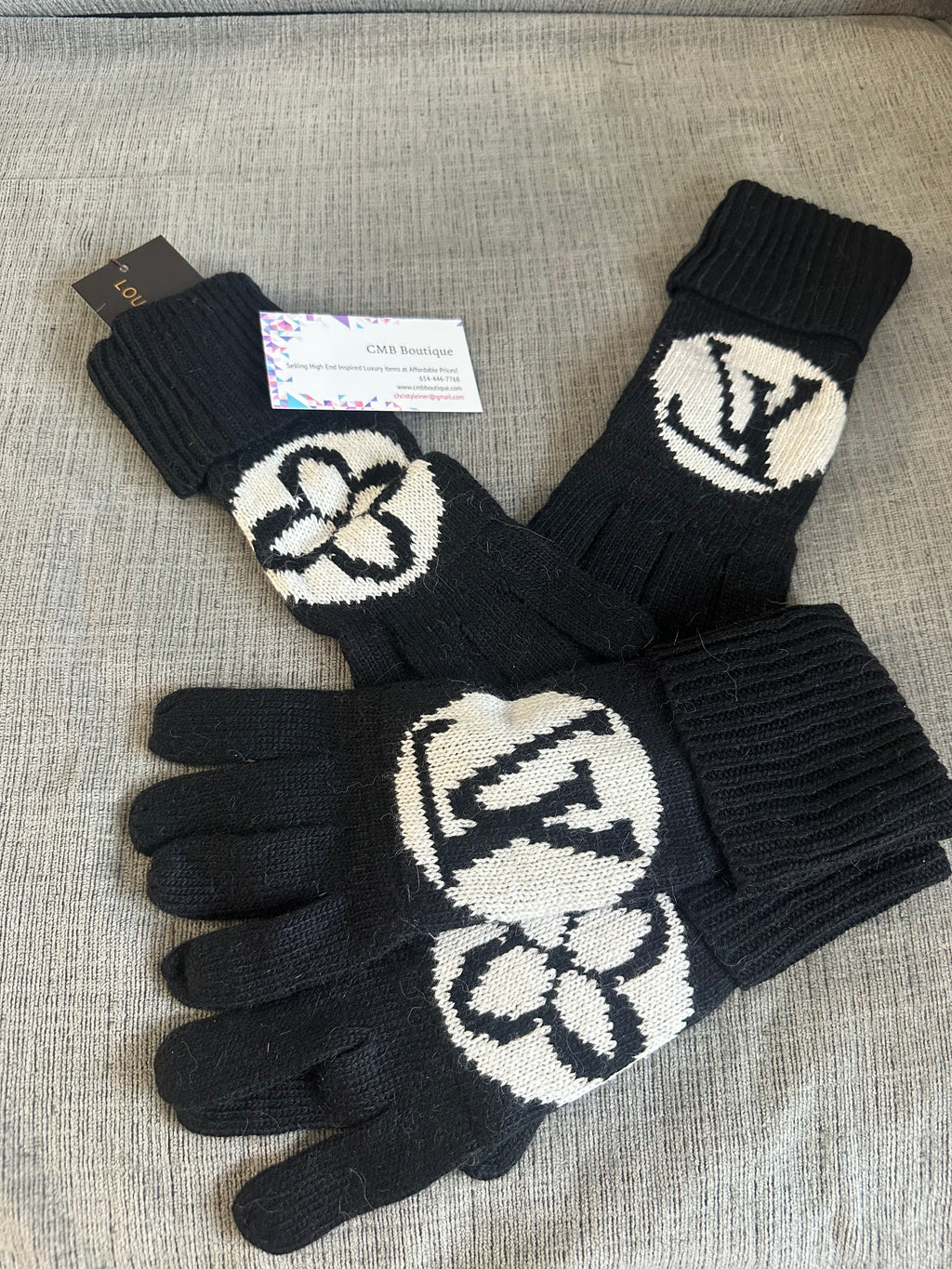 Accessories!! Electronics, belts, 🧣perfume,🧦make up bags, 🕶️Keychains,🧢