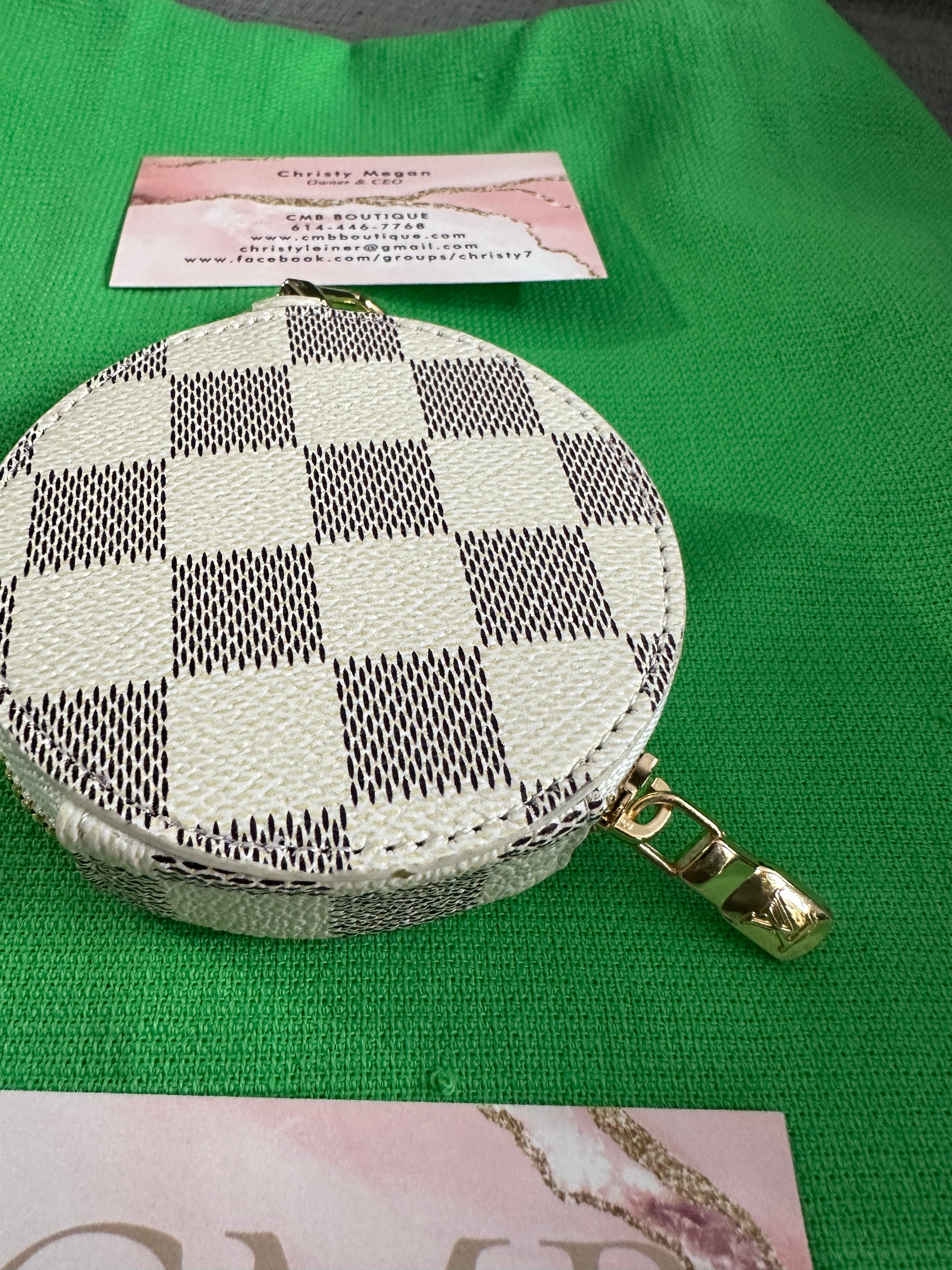 Accessories!! Electronics, belts, 🧣perfume,🧦make up bags, 🕶️Keychains,🧢