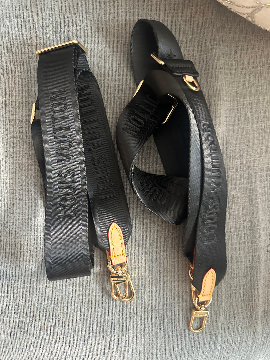 Accessories!! Electronics, belts, 🧣perfume,🧦make up bags, 🕶️Keychains,🧢