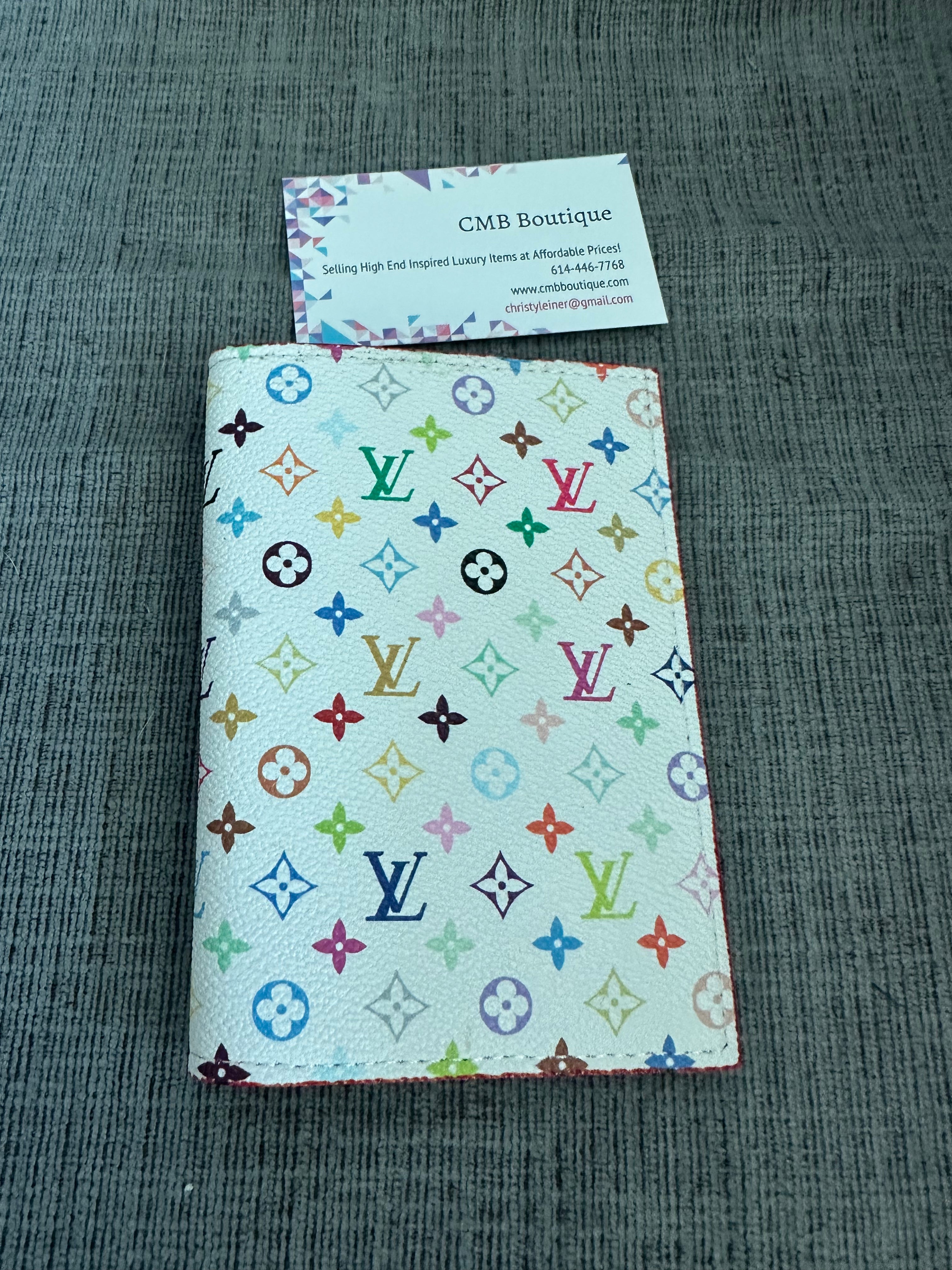 Accessories!! Electronics, belts, 🧣perfume,🧦make up bags, 🕶️Keychains,🧢