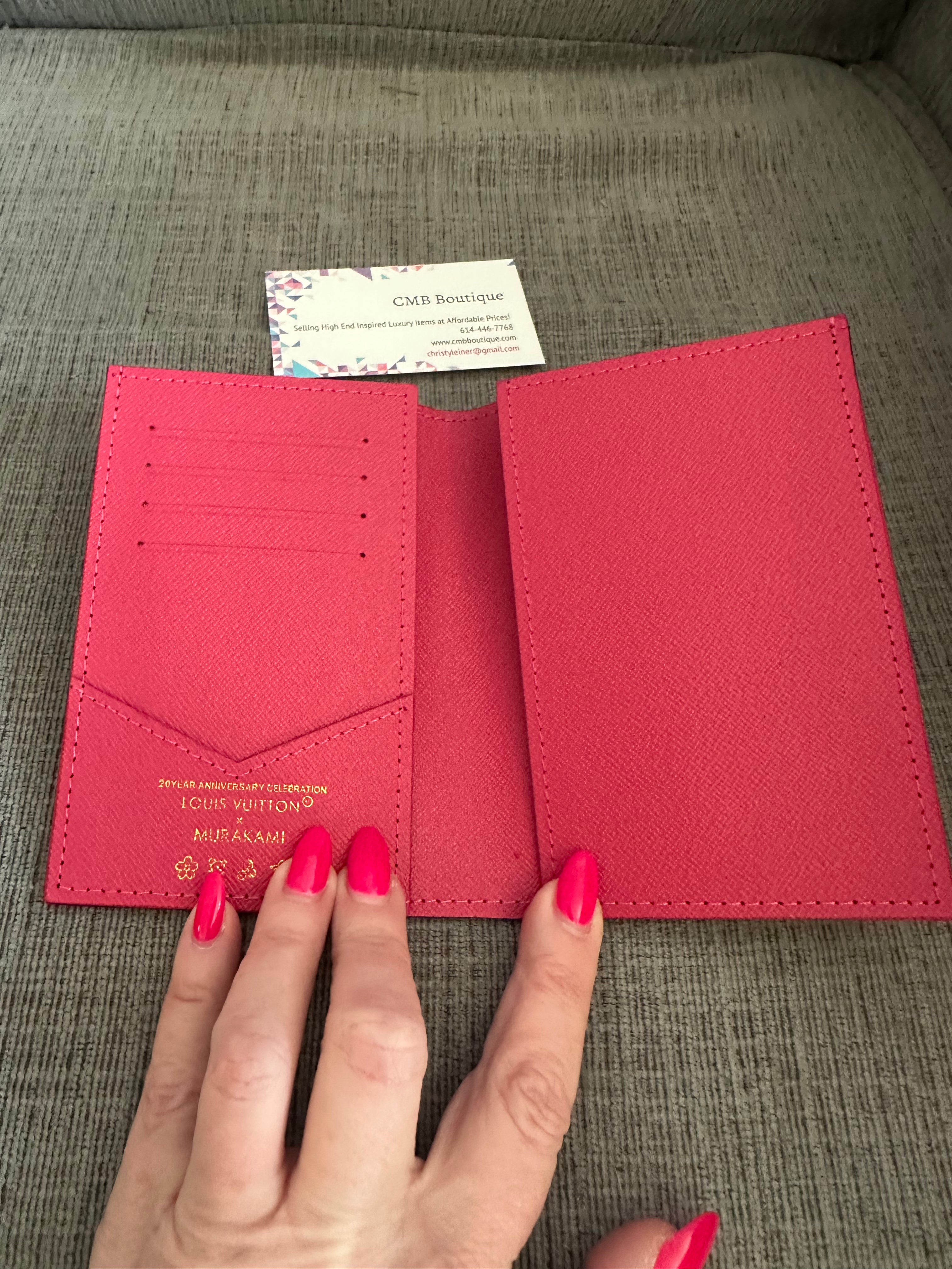 Accessories!! Electronics, belts, 🧣perfume,🧦make up bags, 🕶️Keychains,🧢