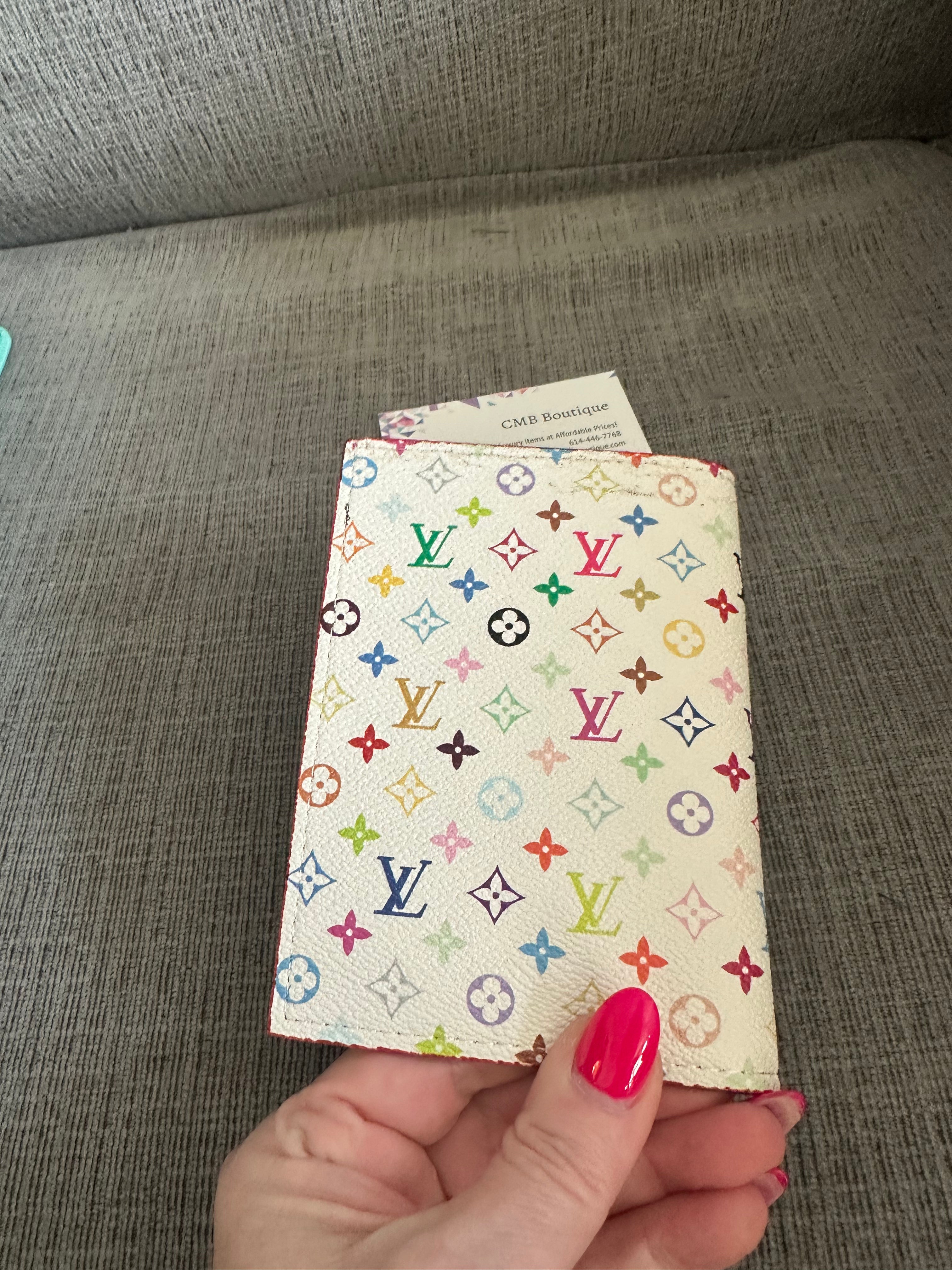 Accessories!! Electronics, belts, 🧣perfume,🧦make up bags, 🕶️Keychains,🧢