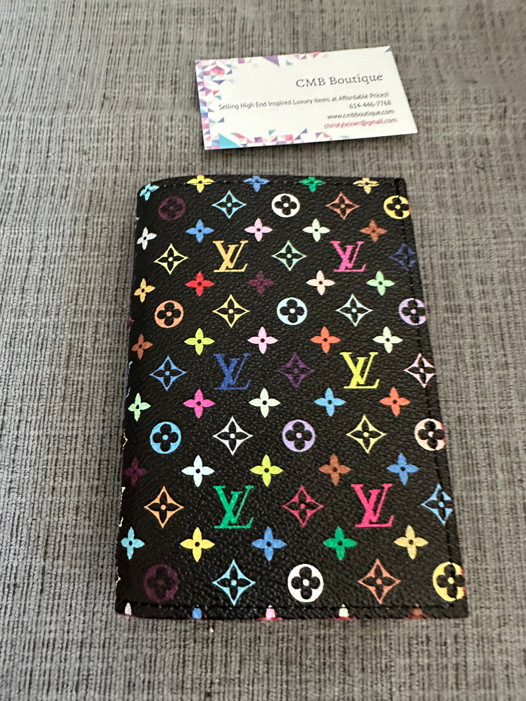 Accessories!! Electronics, belts, 🧣perfume,🧦make up bags, 🕶️Keychains,🧢