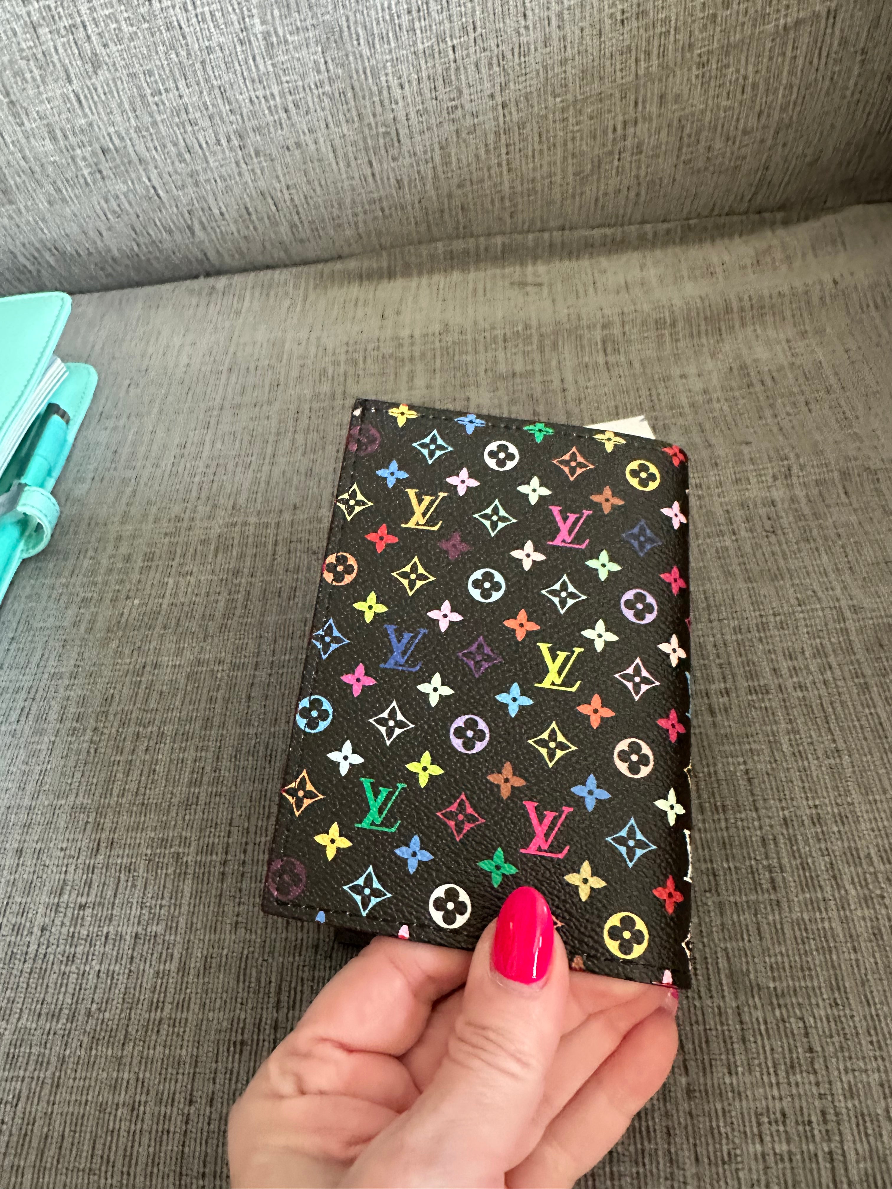 Accessories!! Electronics, belts, 🧣perfume,🧦make up bags, 🕶️Keychains,🧢