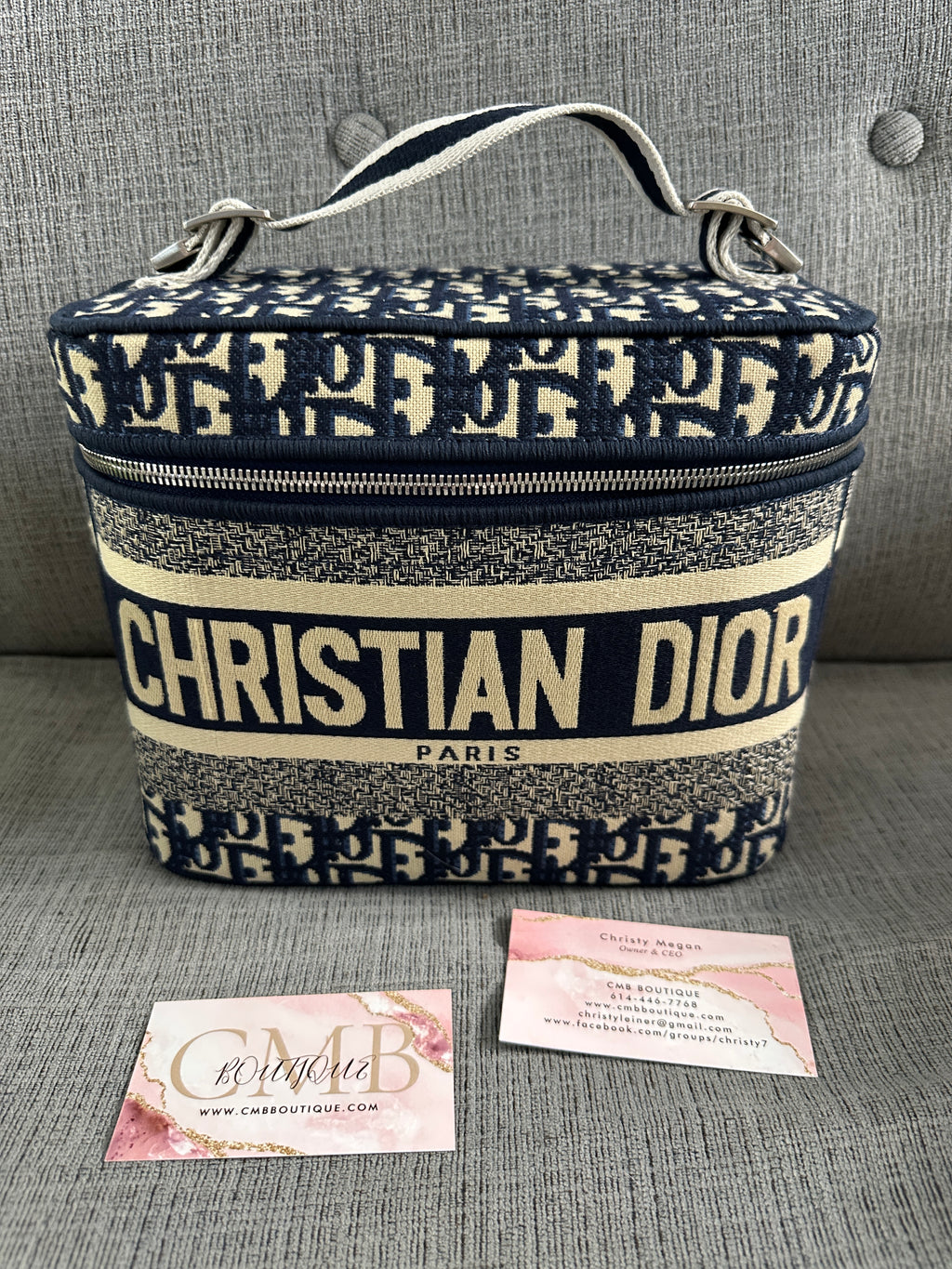 Accessories!! Electronics, belts, 🧣make up bags, 🕶️Keychains,🧢